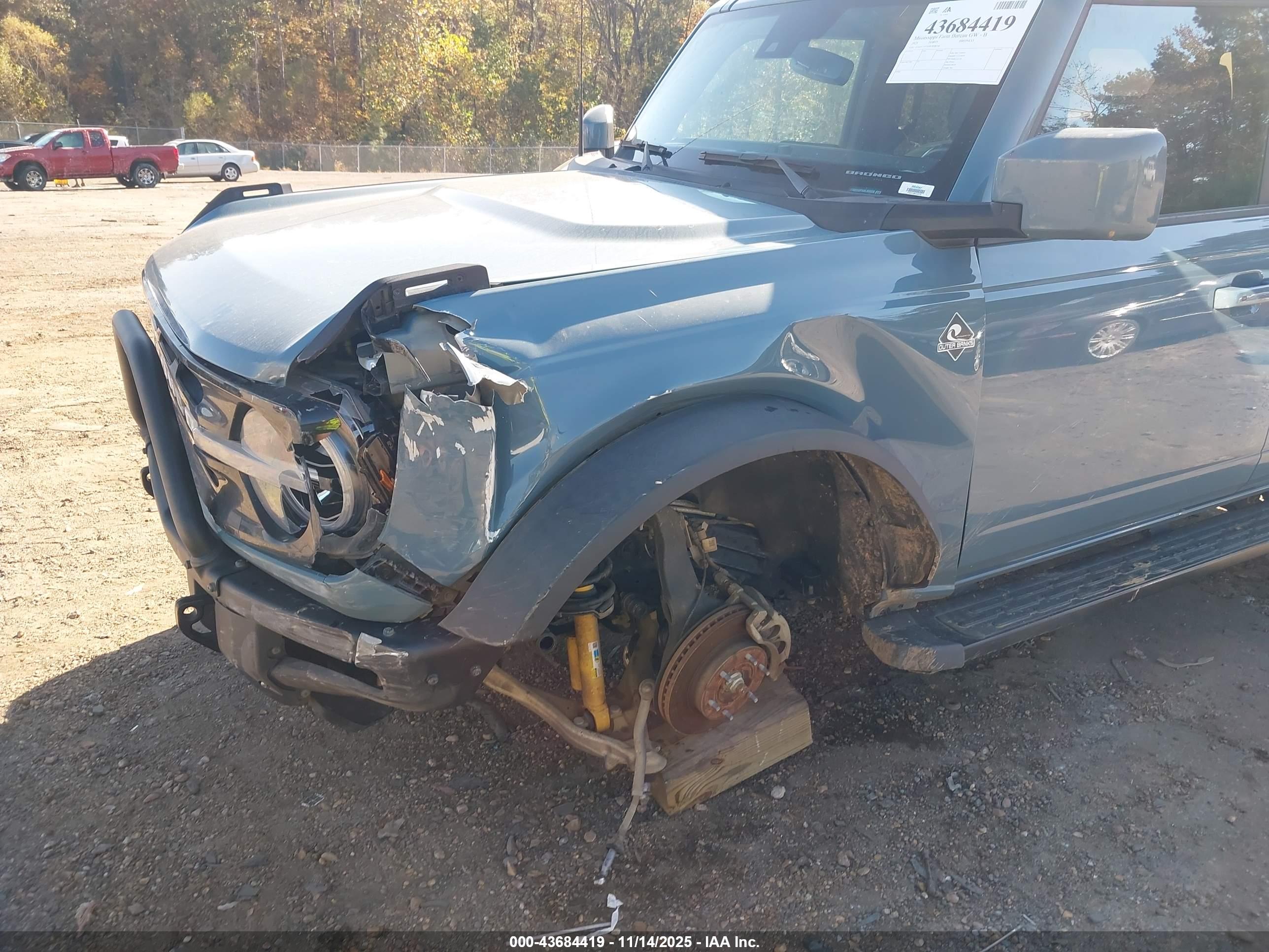 FORD BRONCO image 6