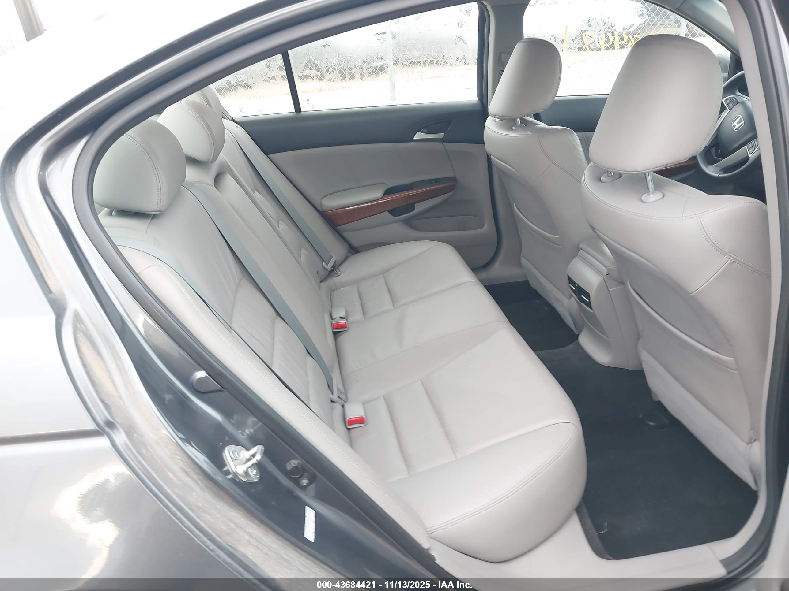 HONDA ACCORD image 8