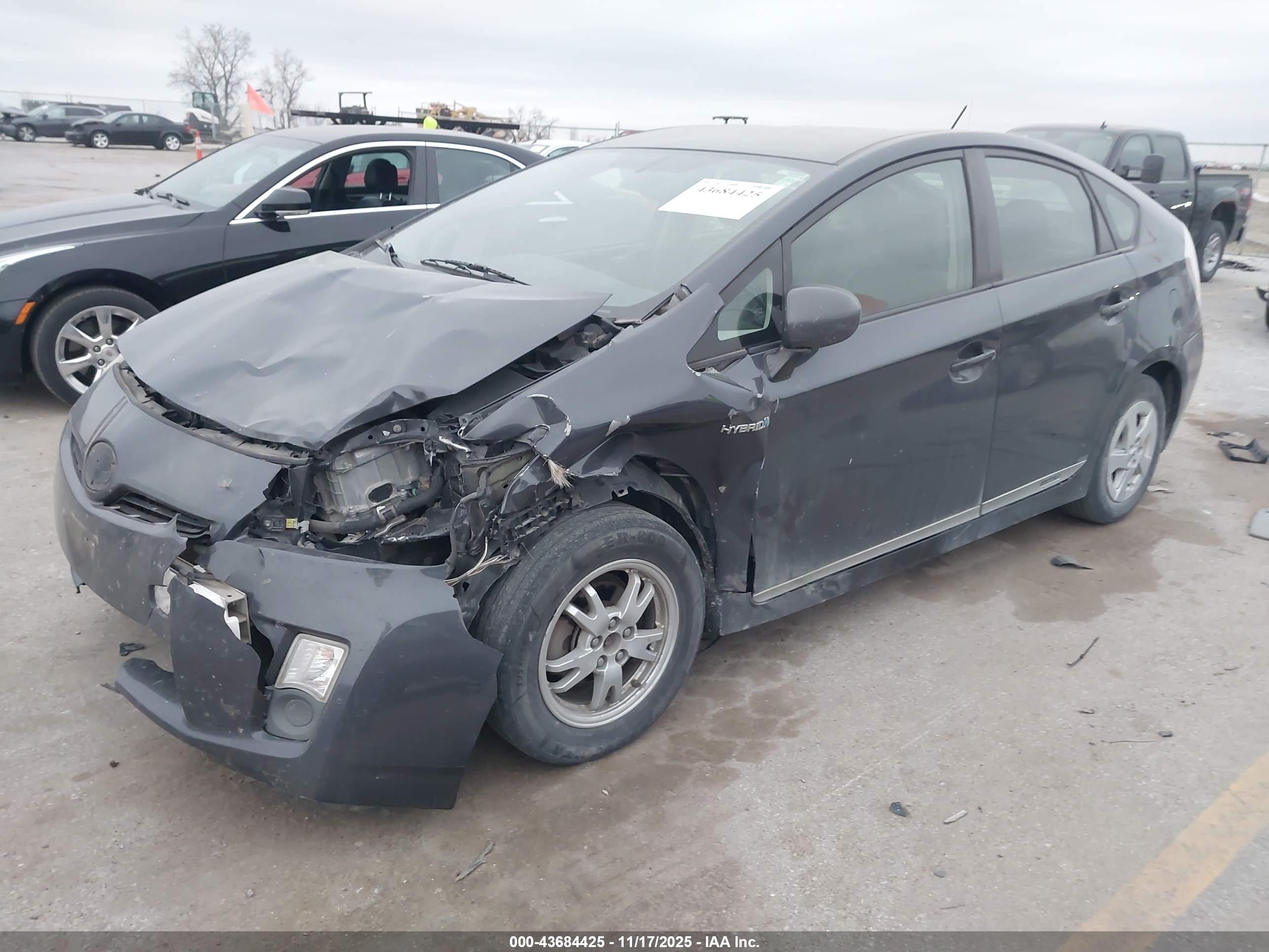 TOYOTA PRIUS image 2