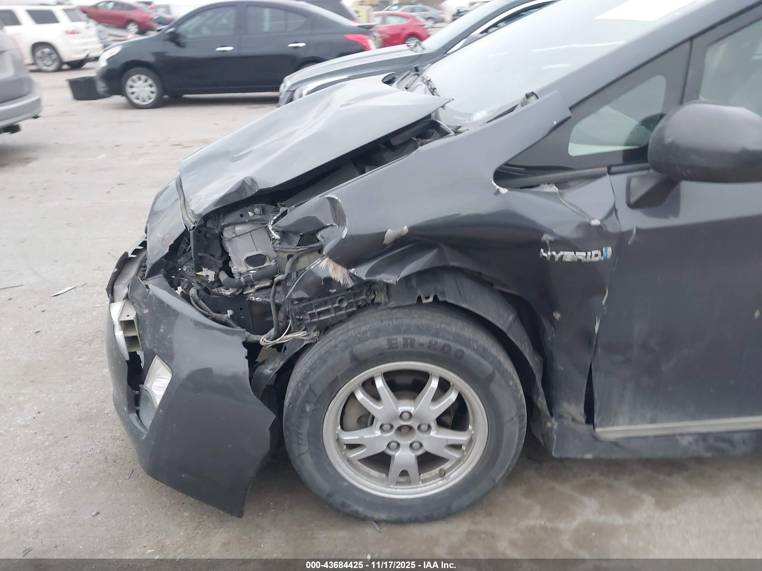 TOYOTA PRIUS image 6