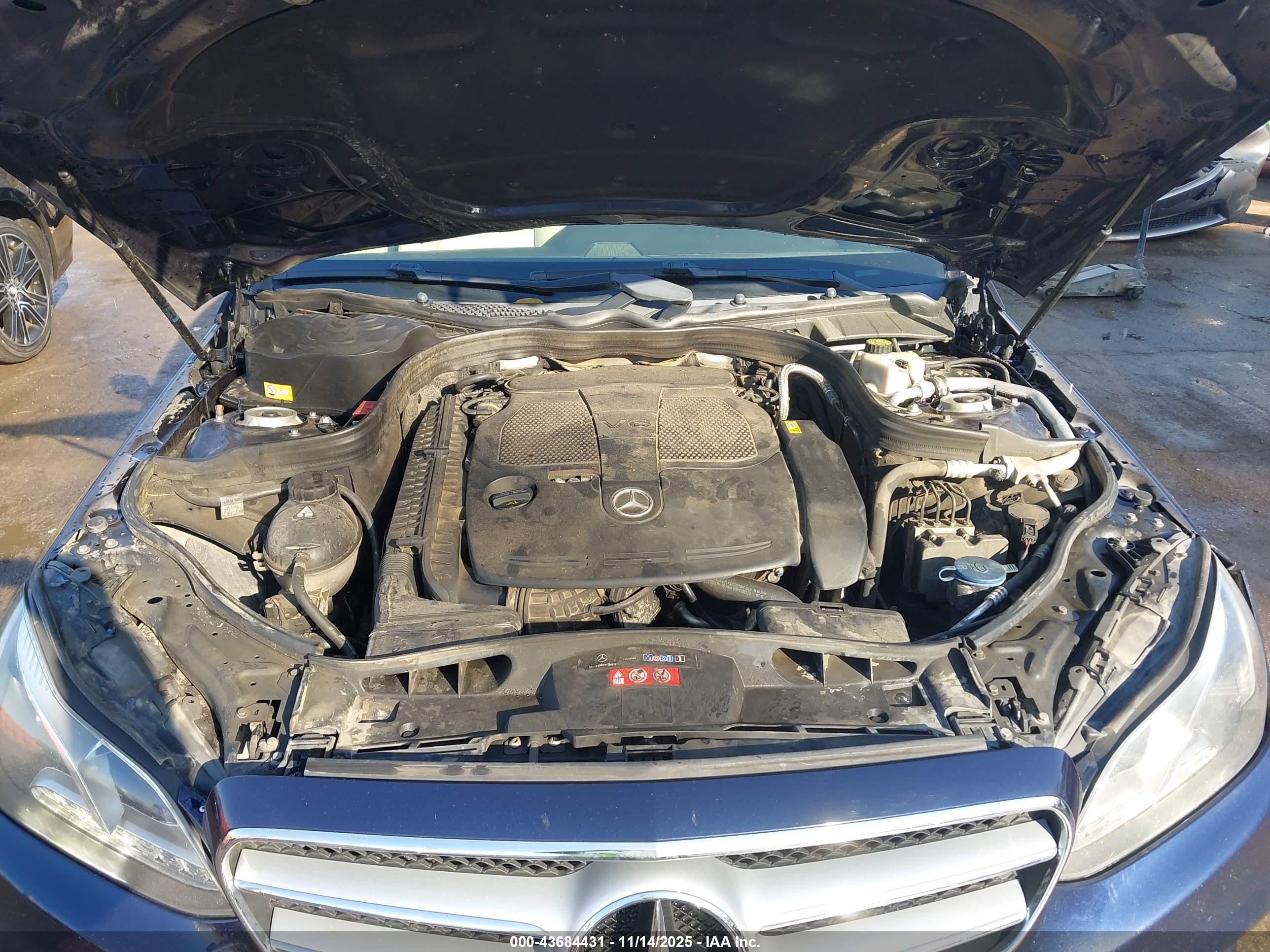 MERCEDES-BENZ E image 10