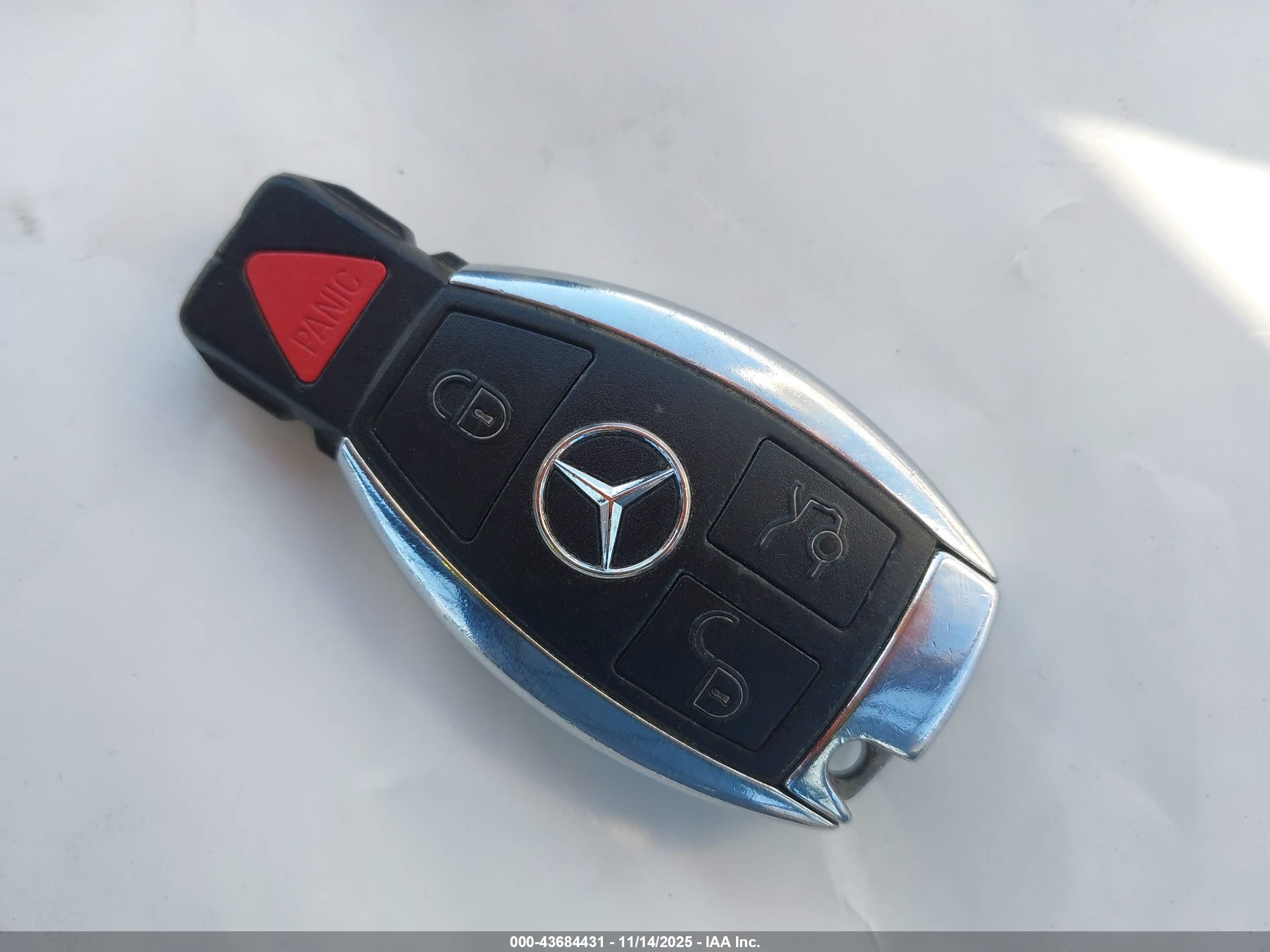 MERCEDES-BENZ E image 11