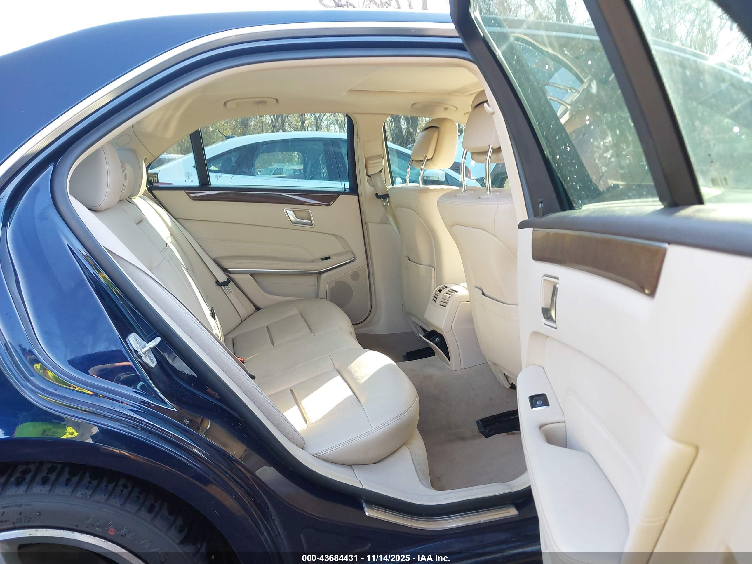 MERCEDES-BENZ E image 8
