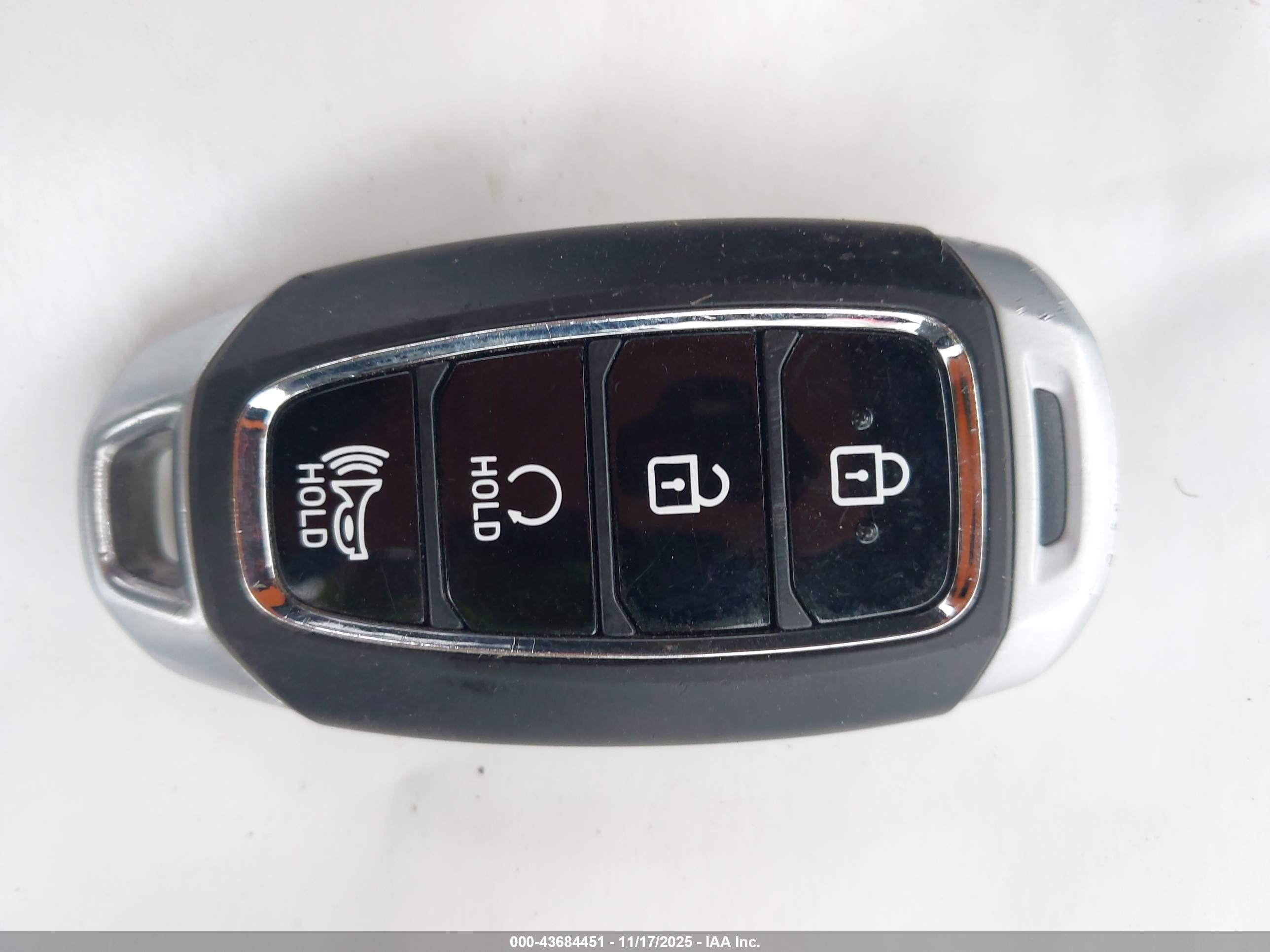 HYUNDAI VENUE image 11