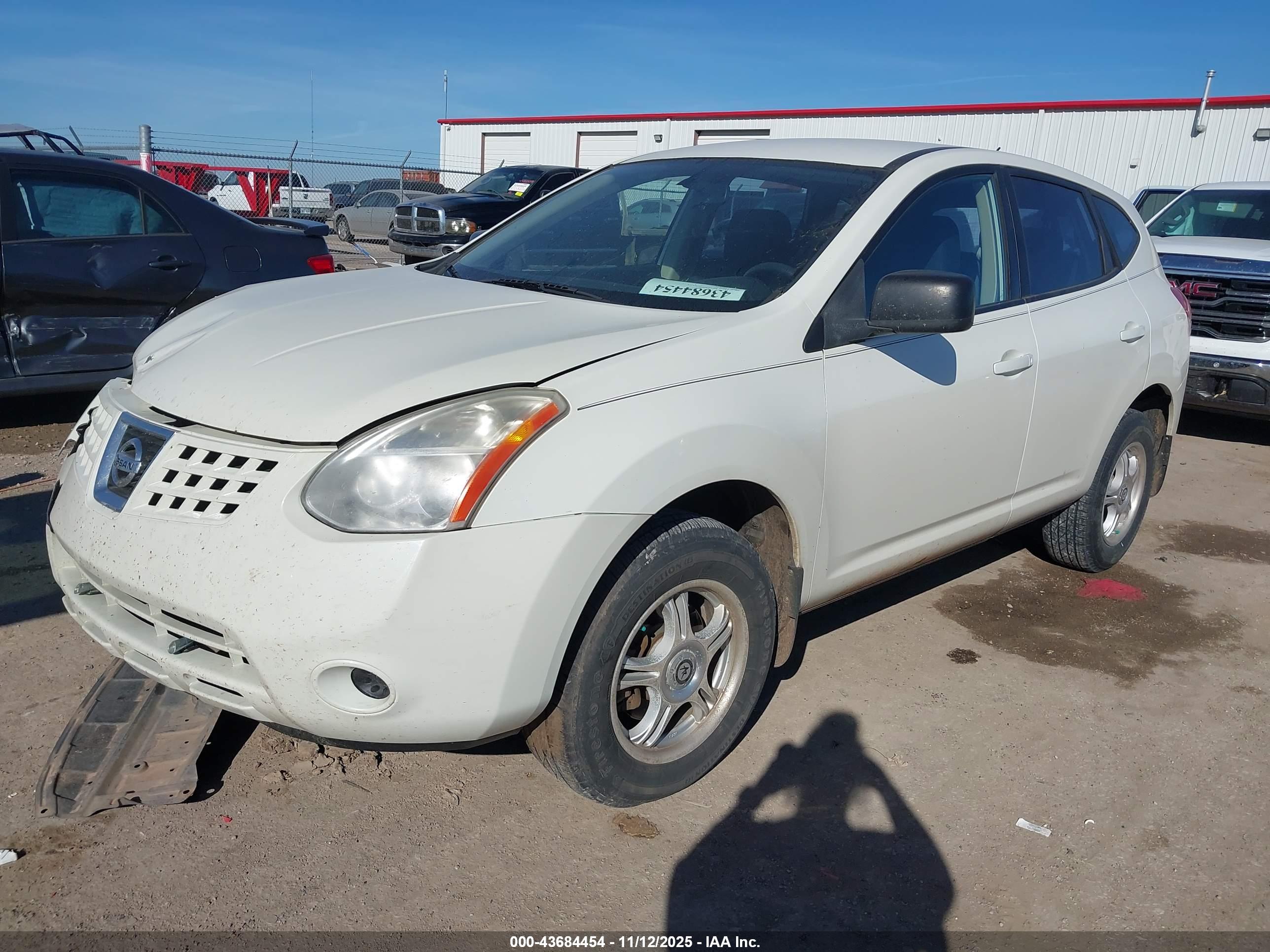 NISSAN ROGUE image 2