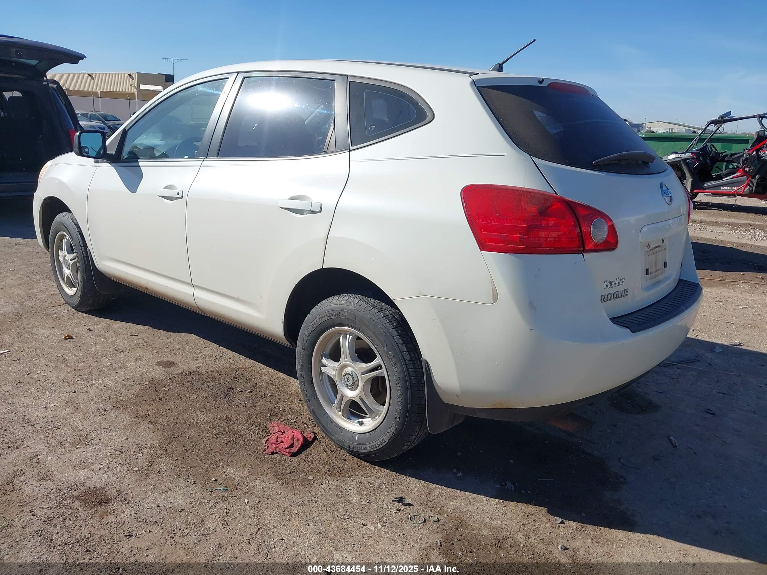 NISSAN ROGUE image 3