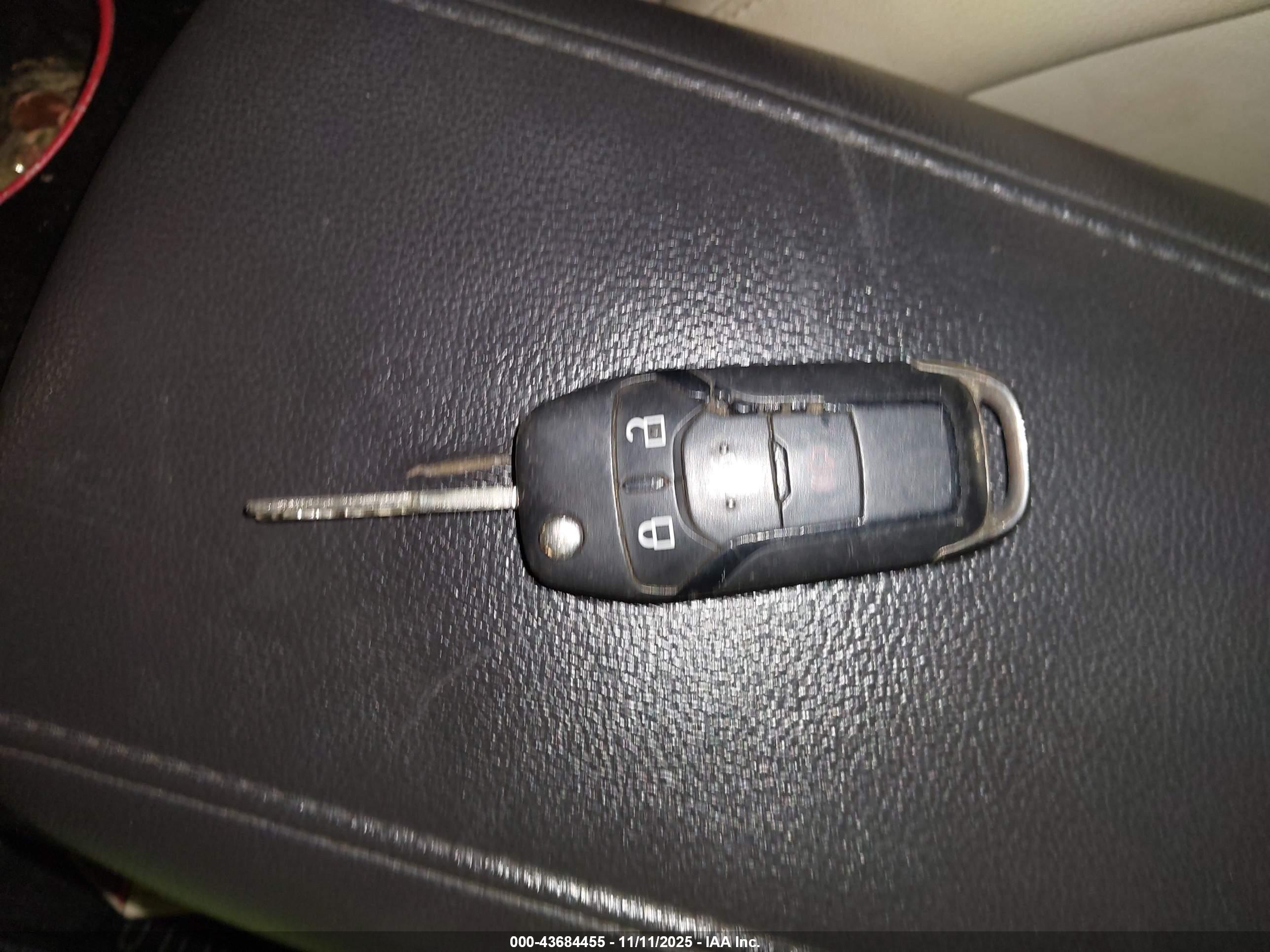 FORD FUSION image 11