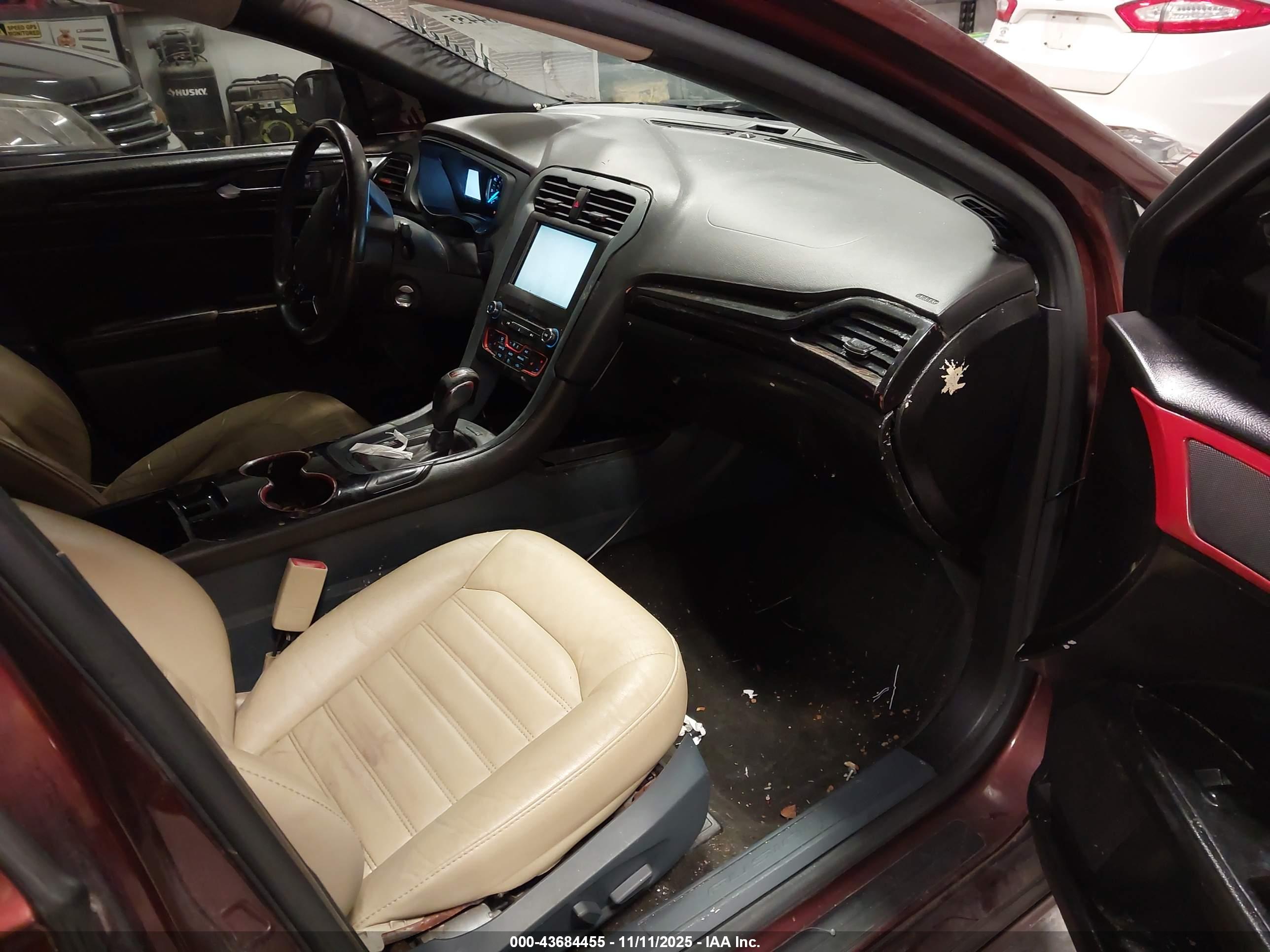 FORD FUSION image 5