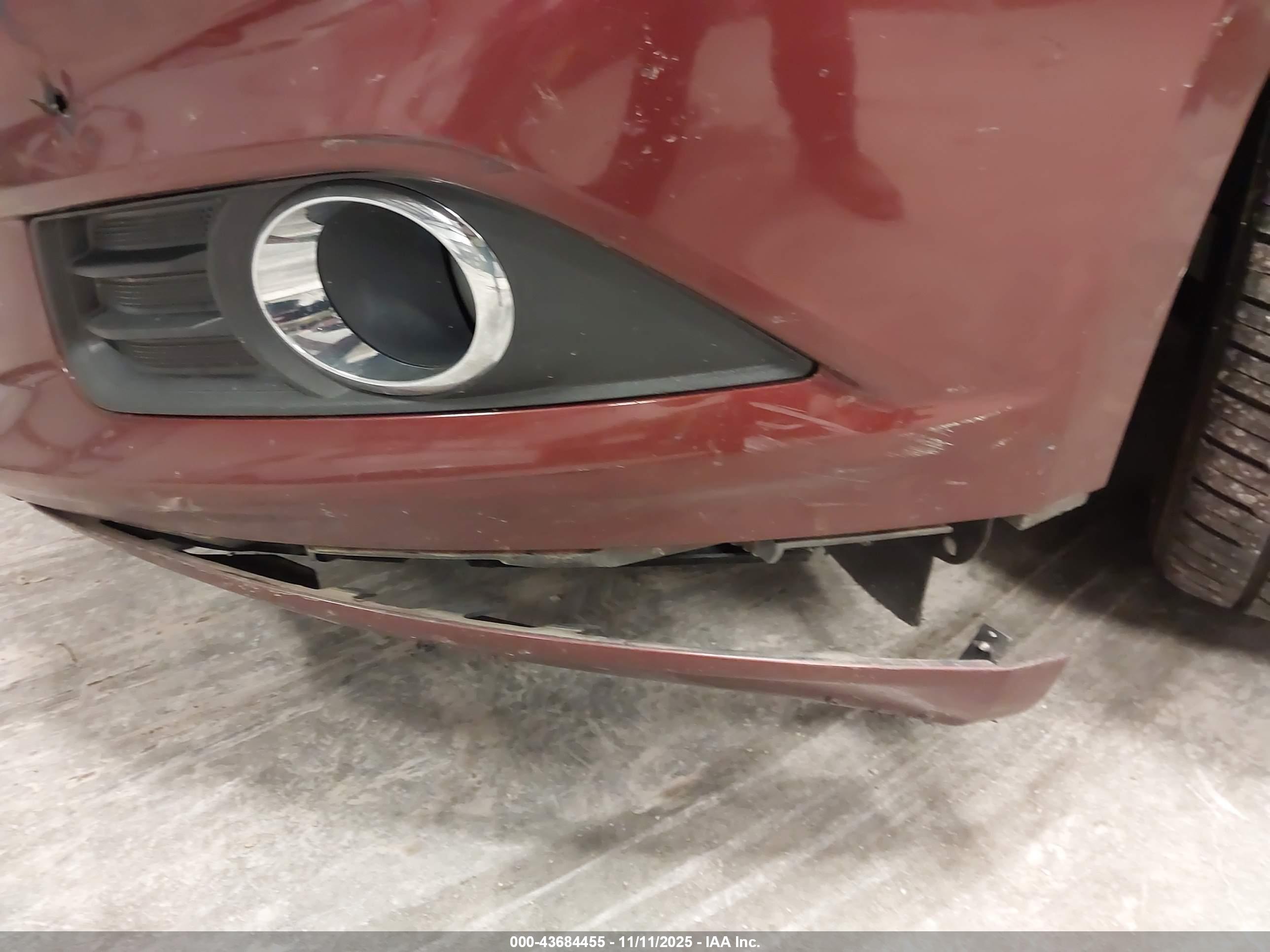 FORD FUSION image 6