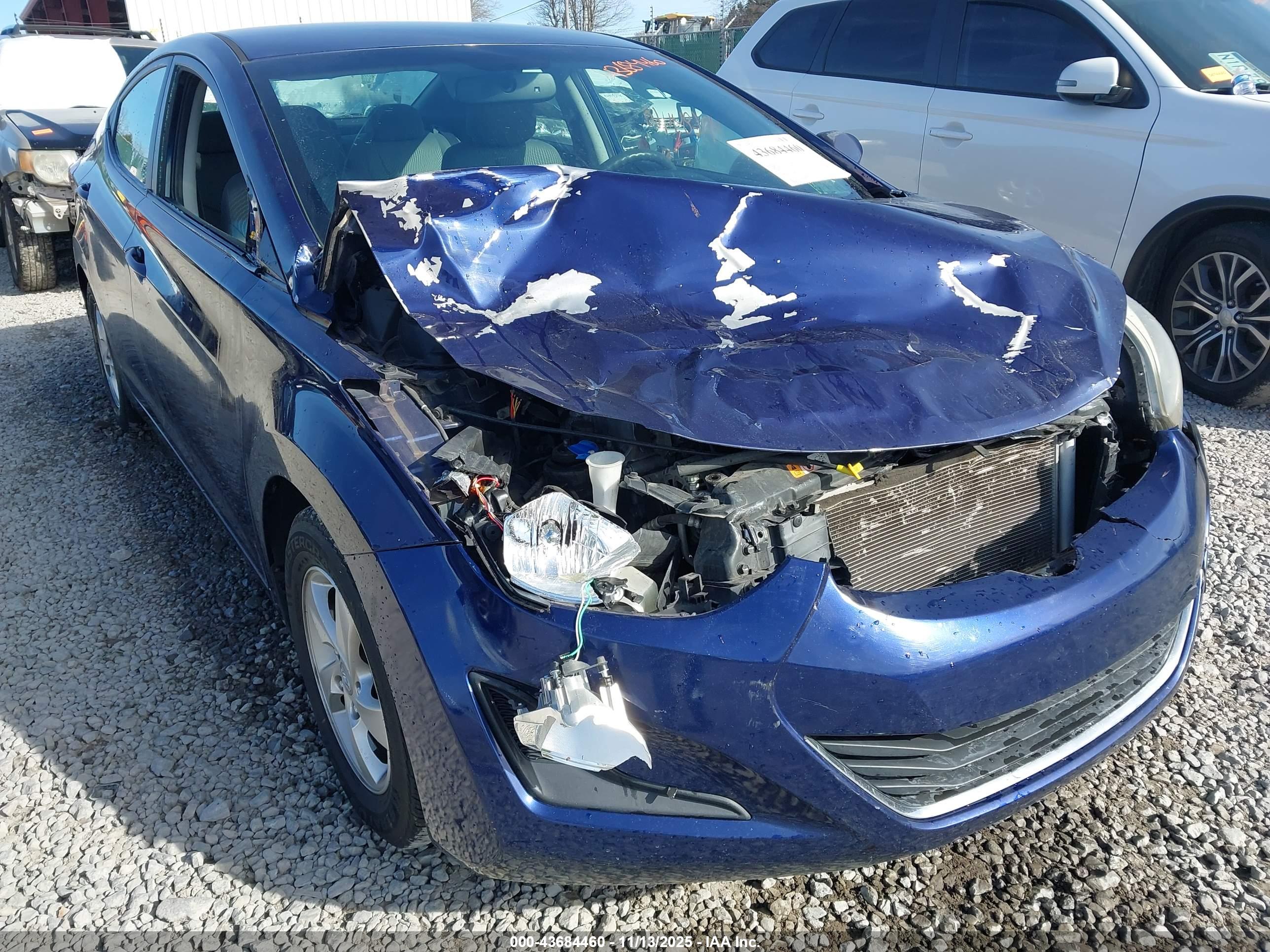 HYUNDAI ELANTRA image 6
