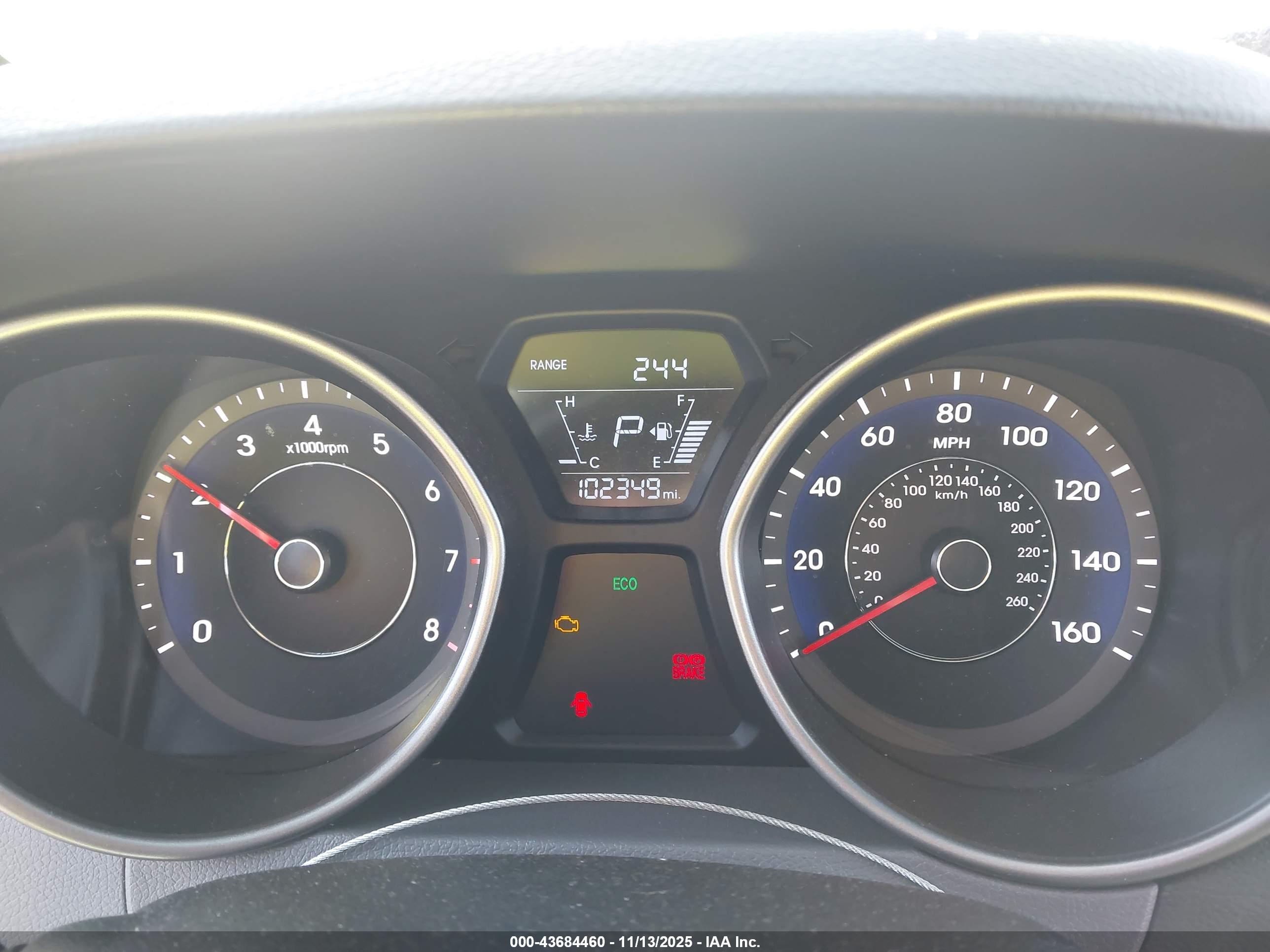 HYUNDAI ELANTRA image 7