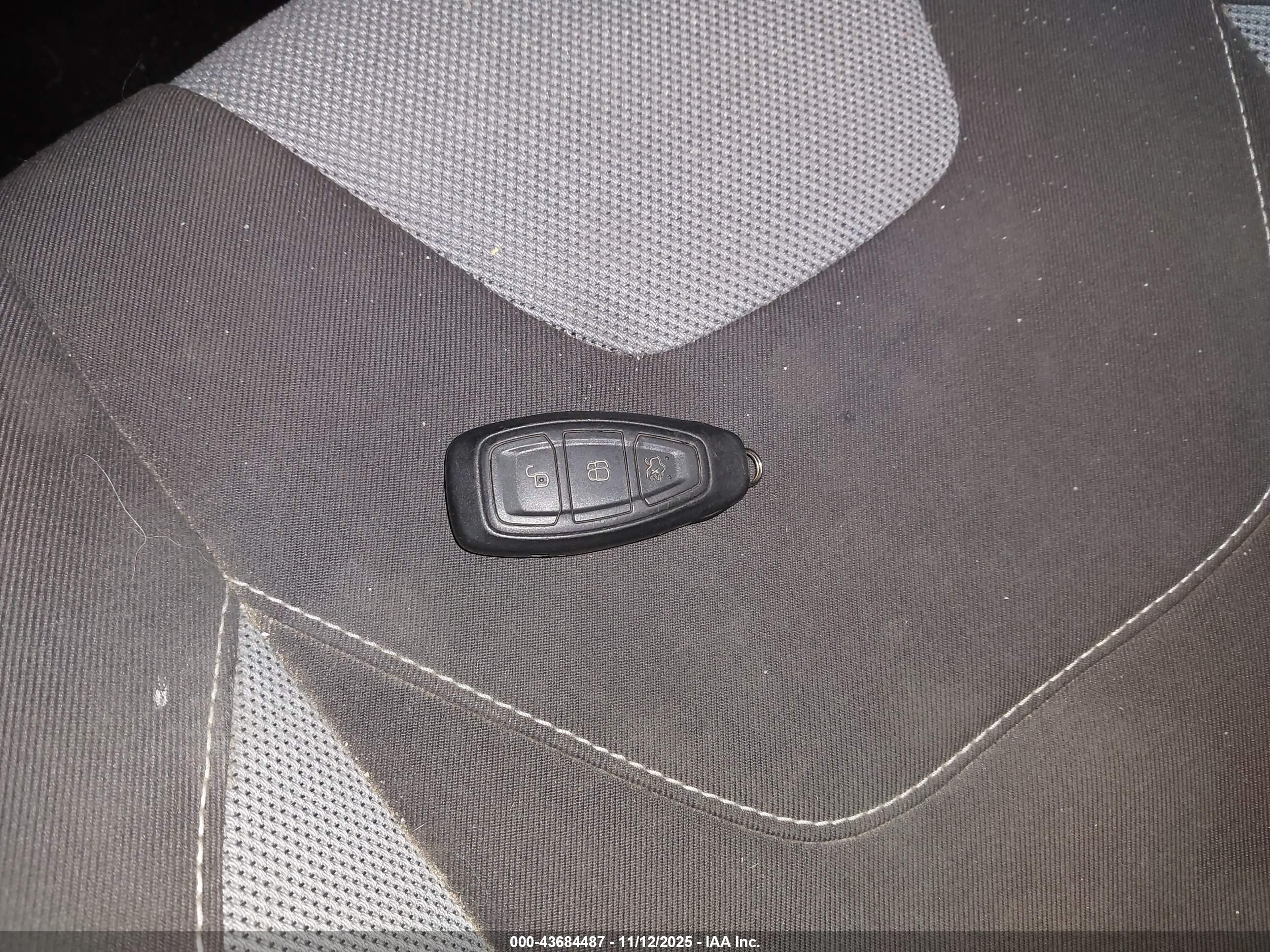 FORD FOCUS image 11