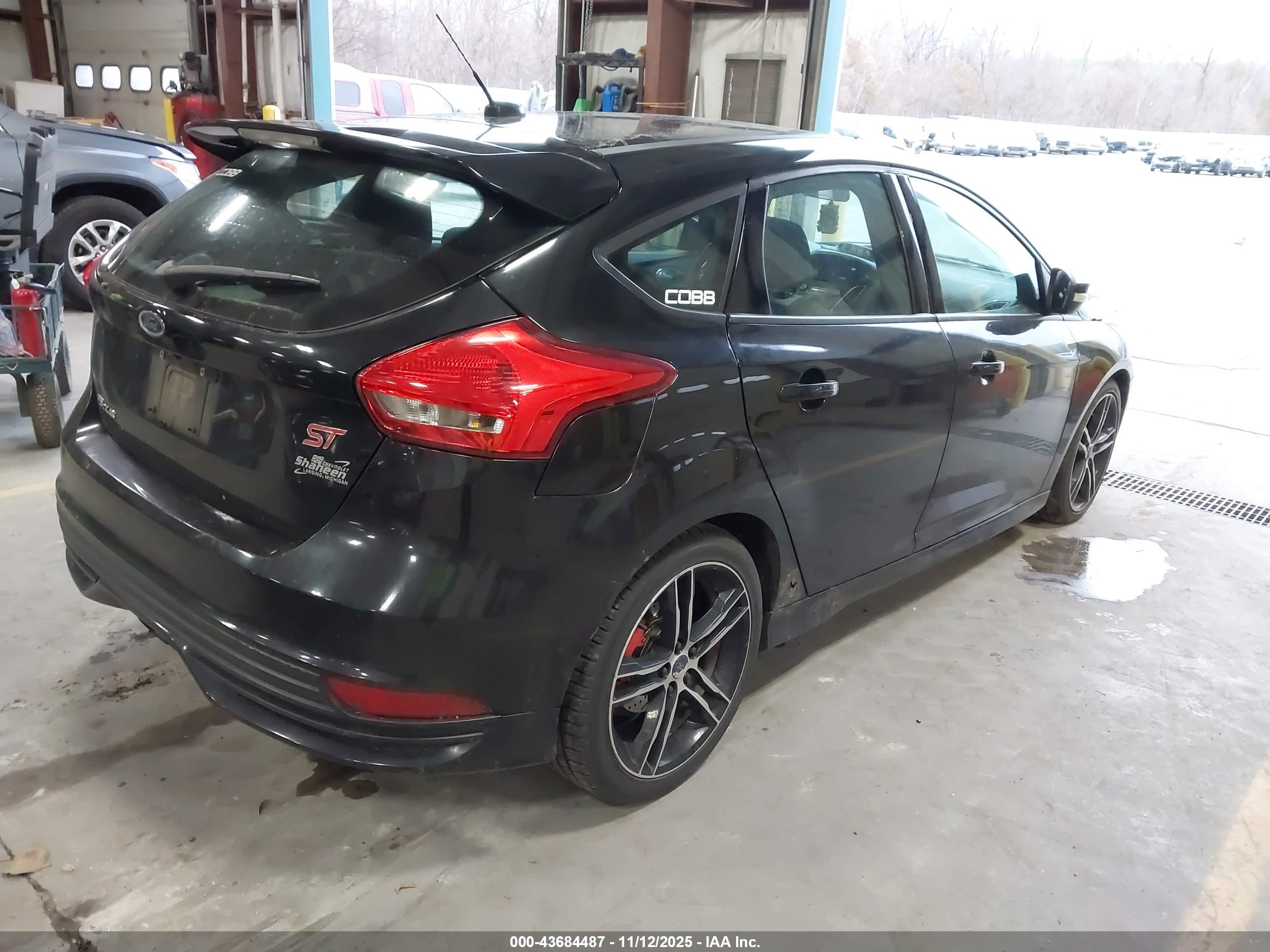 FORD FOCUS image 4