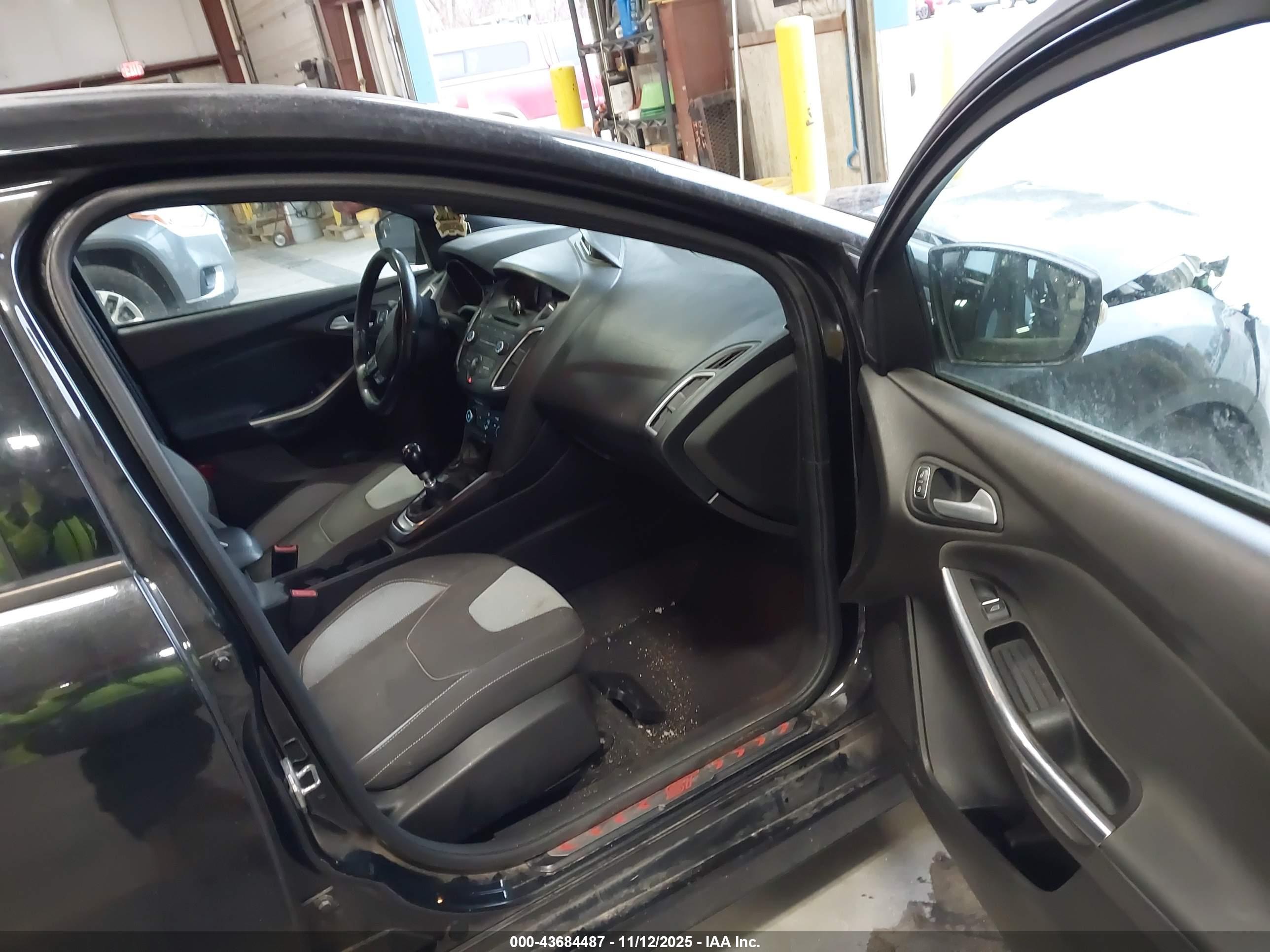FORD FOCUS image 5