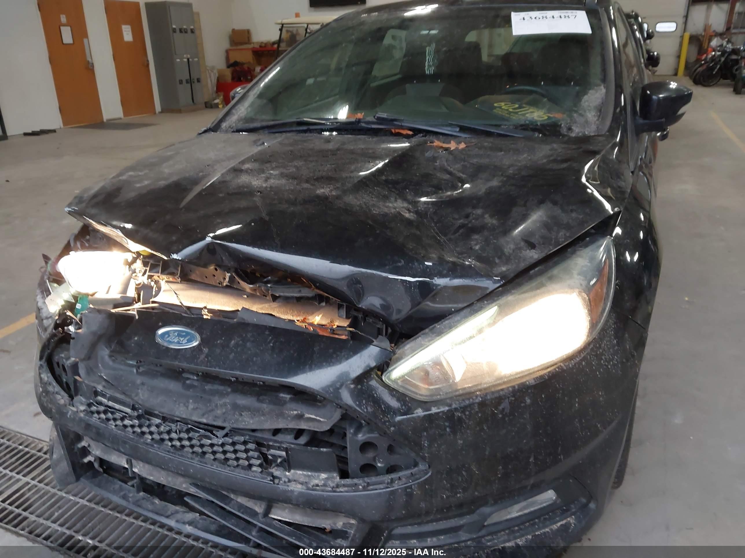 FORD FOCUS image 6