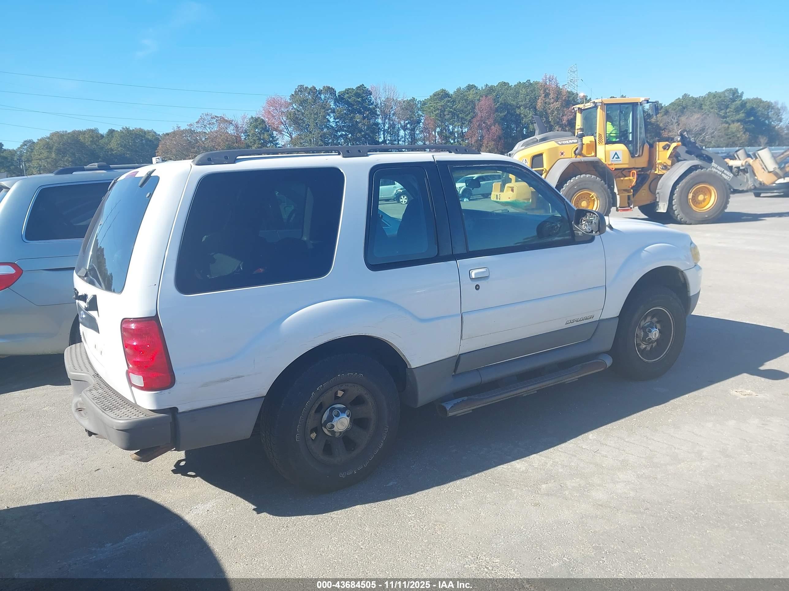 FORD EXPLORER image 4