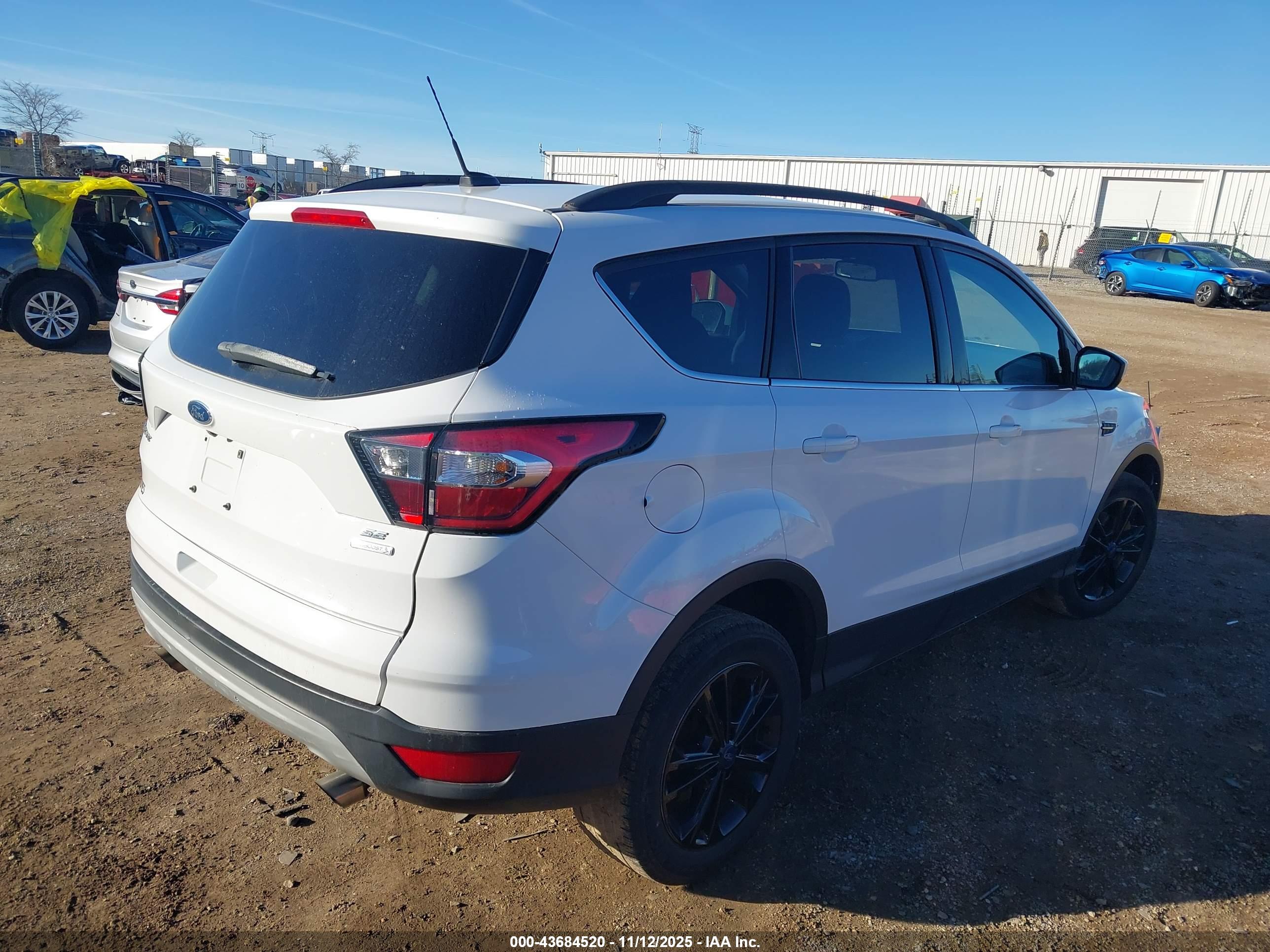 FORD ESCAPE image 4