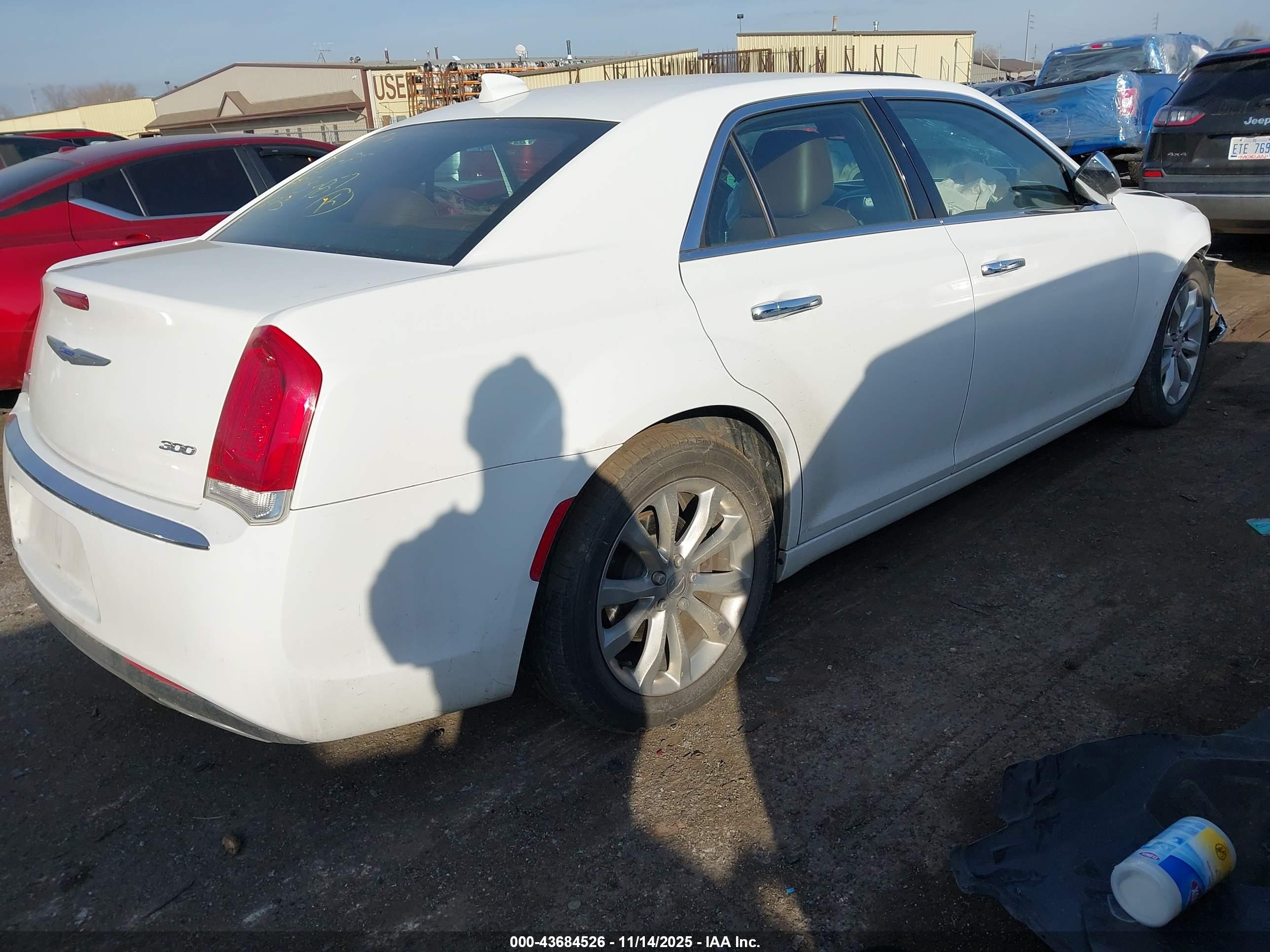 CHRYSLER 300 image 4
