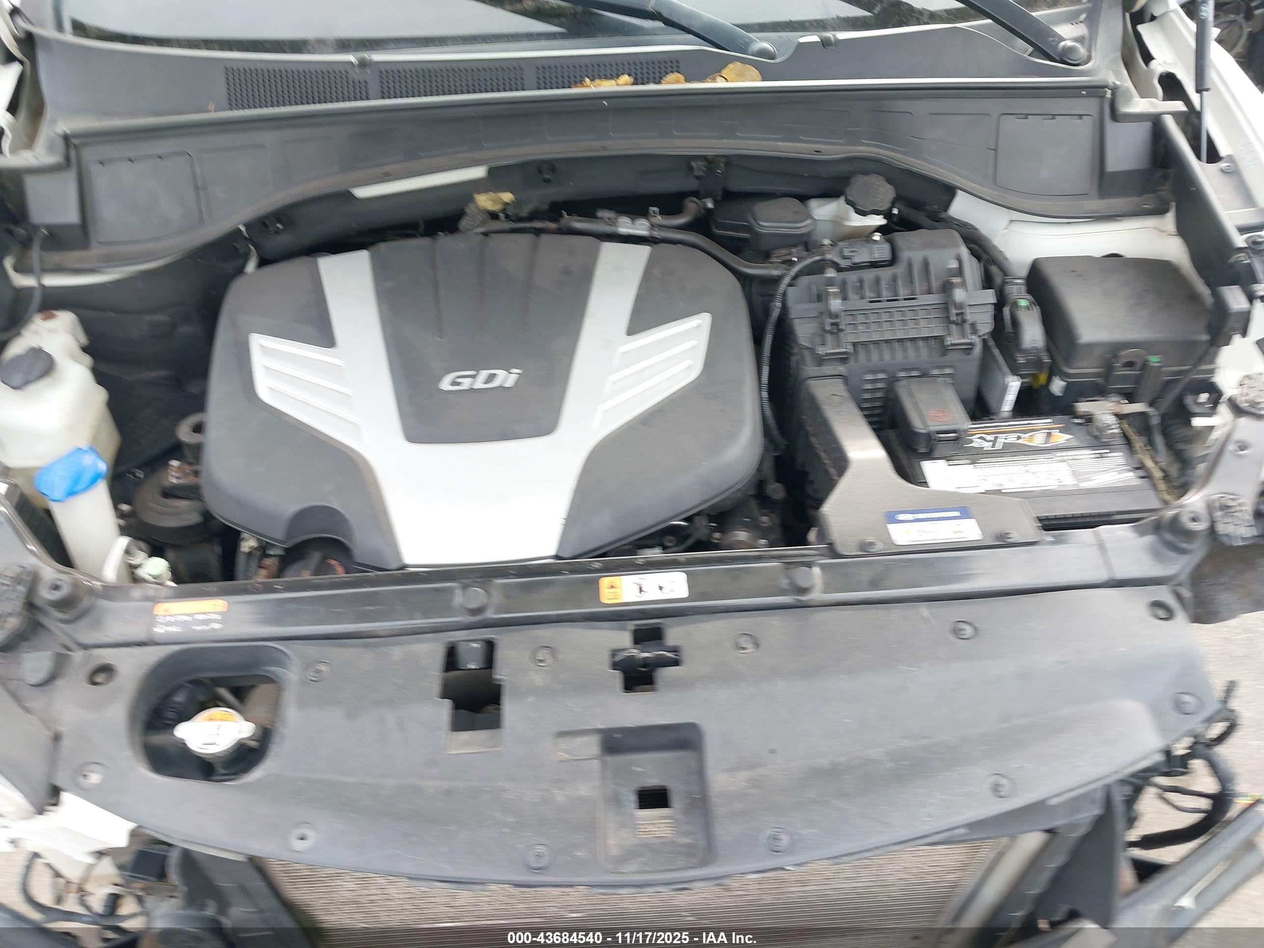 HYUNDAI SANTA image 10