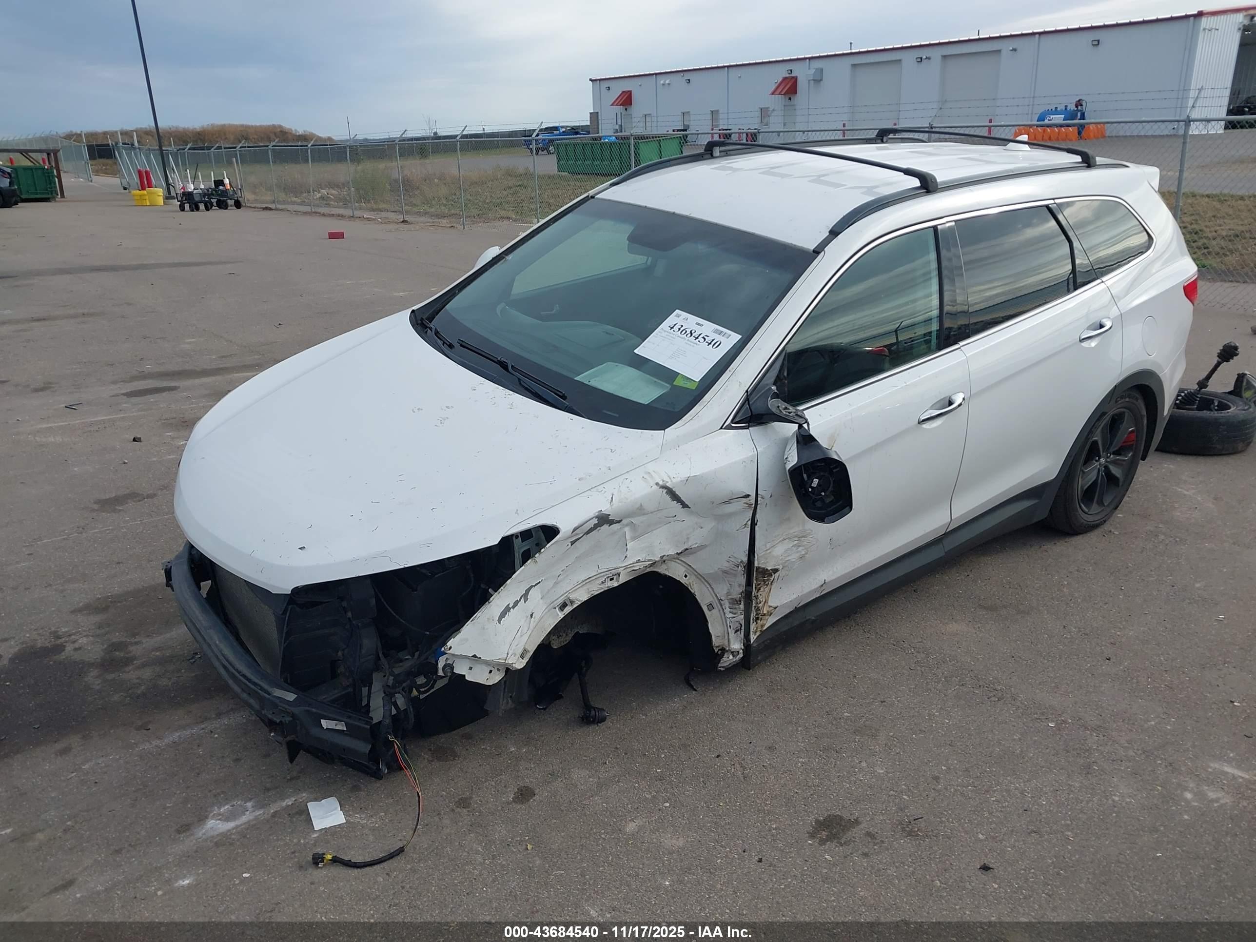 HYUNDAI SANTA image 2