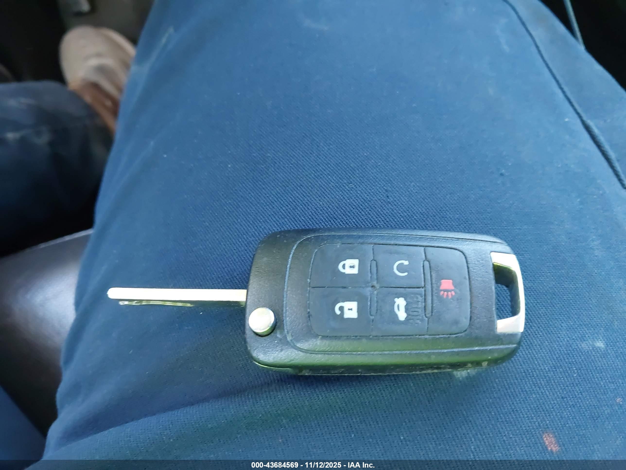 CHEVROLET EQUINOX image 11