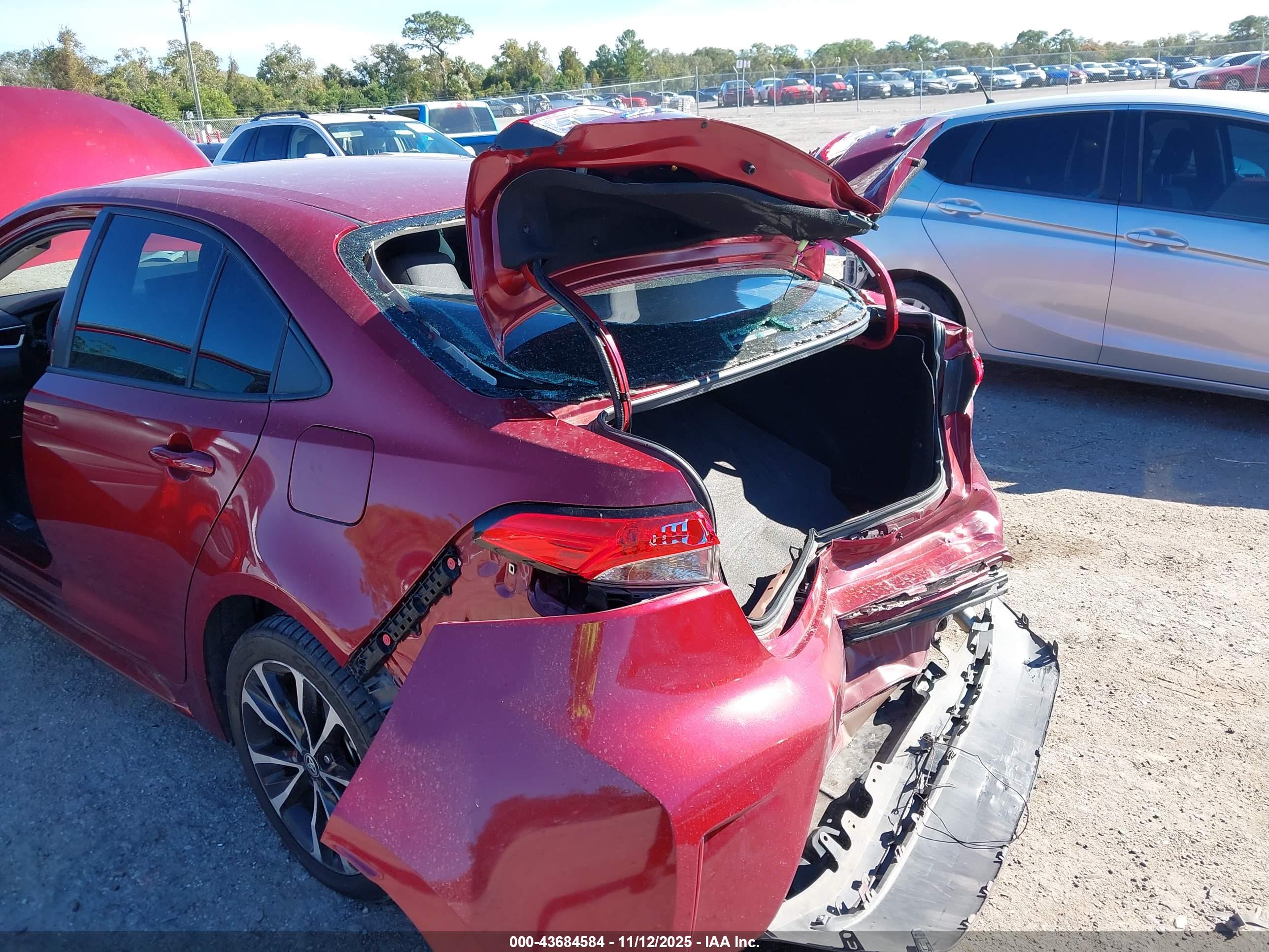 TOYOTA COROLLA image 6
