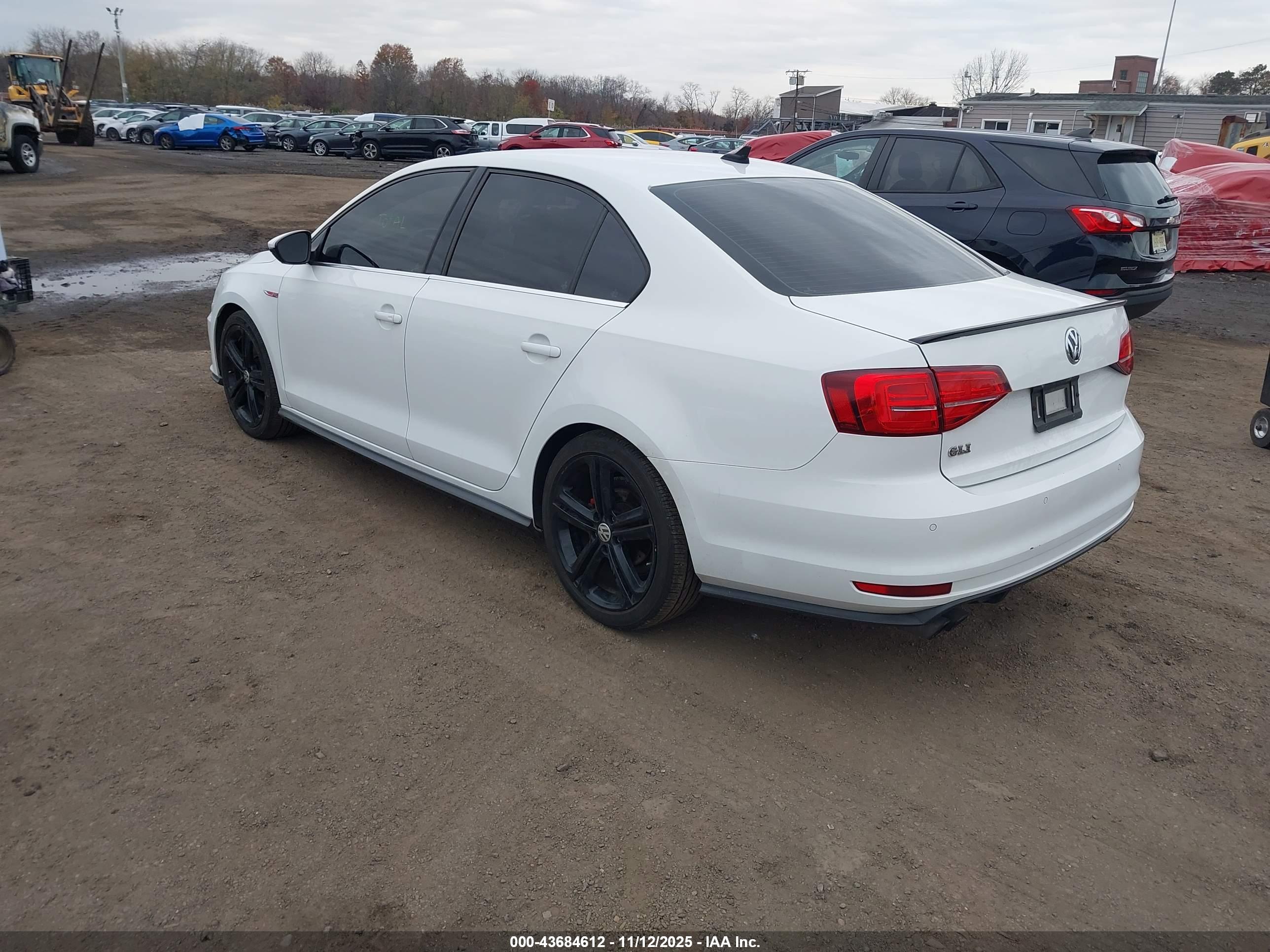 VOLKSWAGEN JETTA image 3