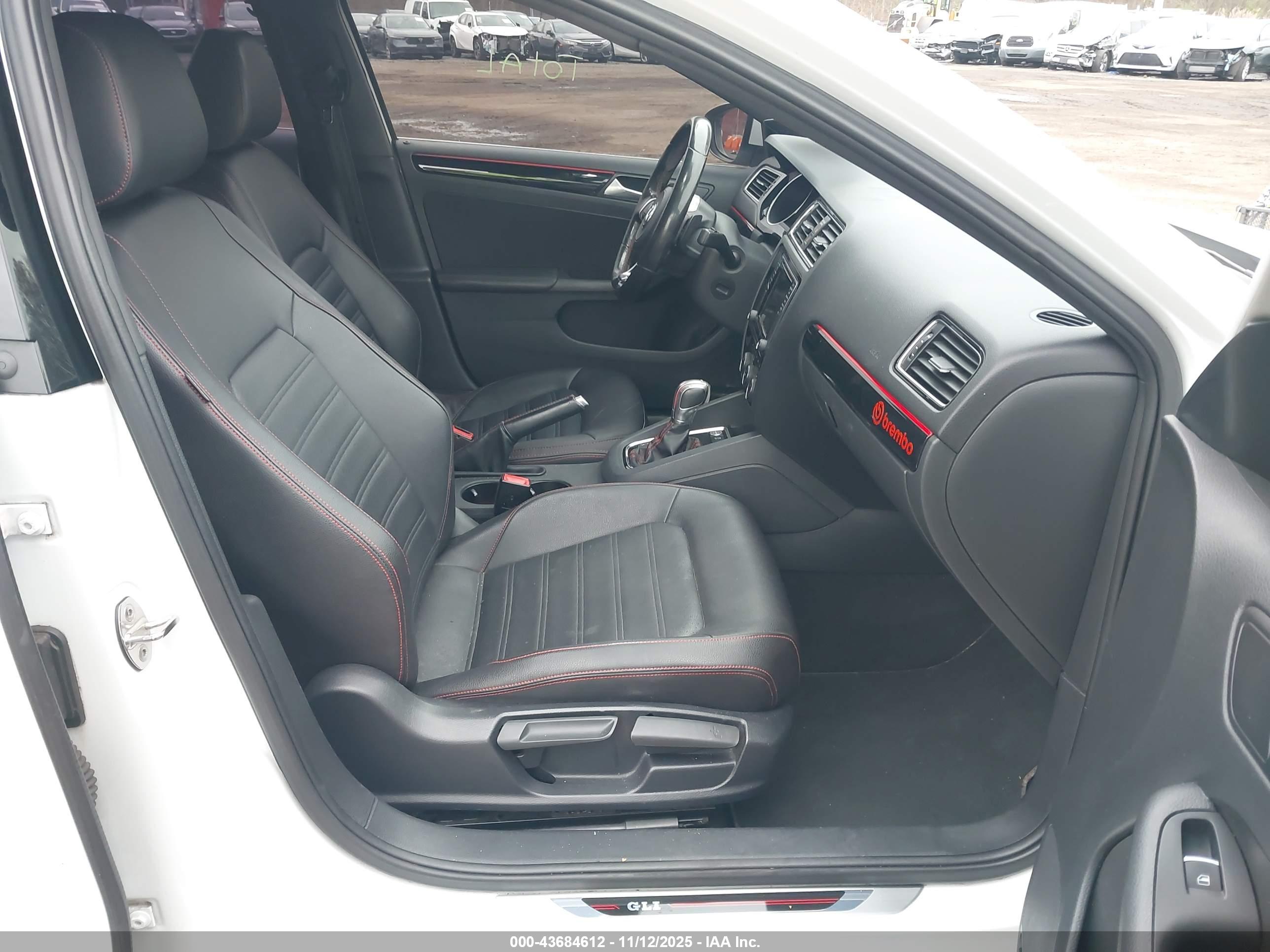 VOLKSWAGEN JETTA image 5