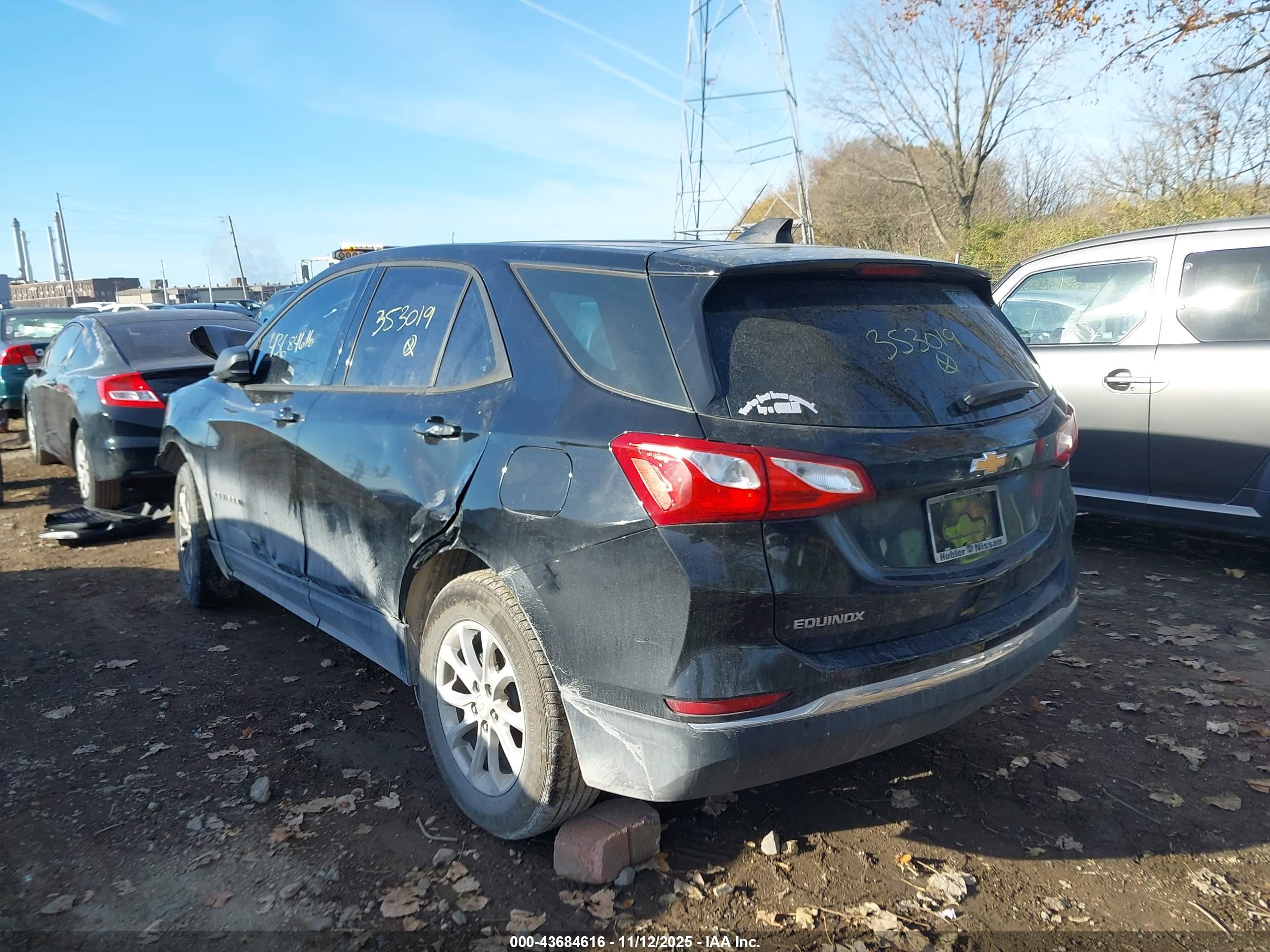 CHEVROLET EQUINOX image 3