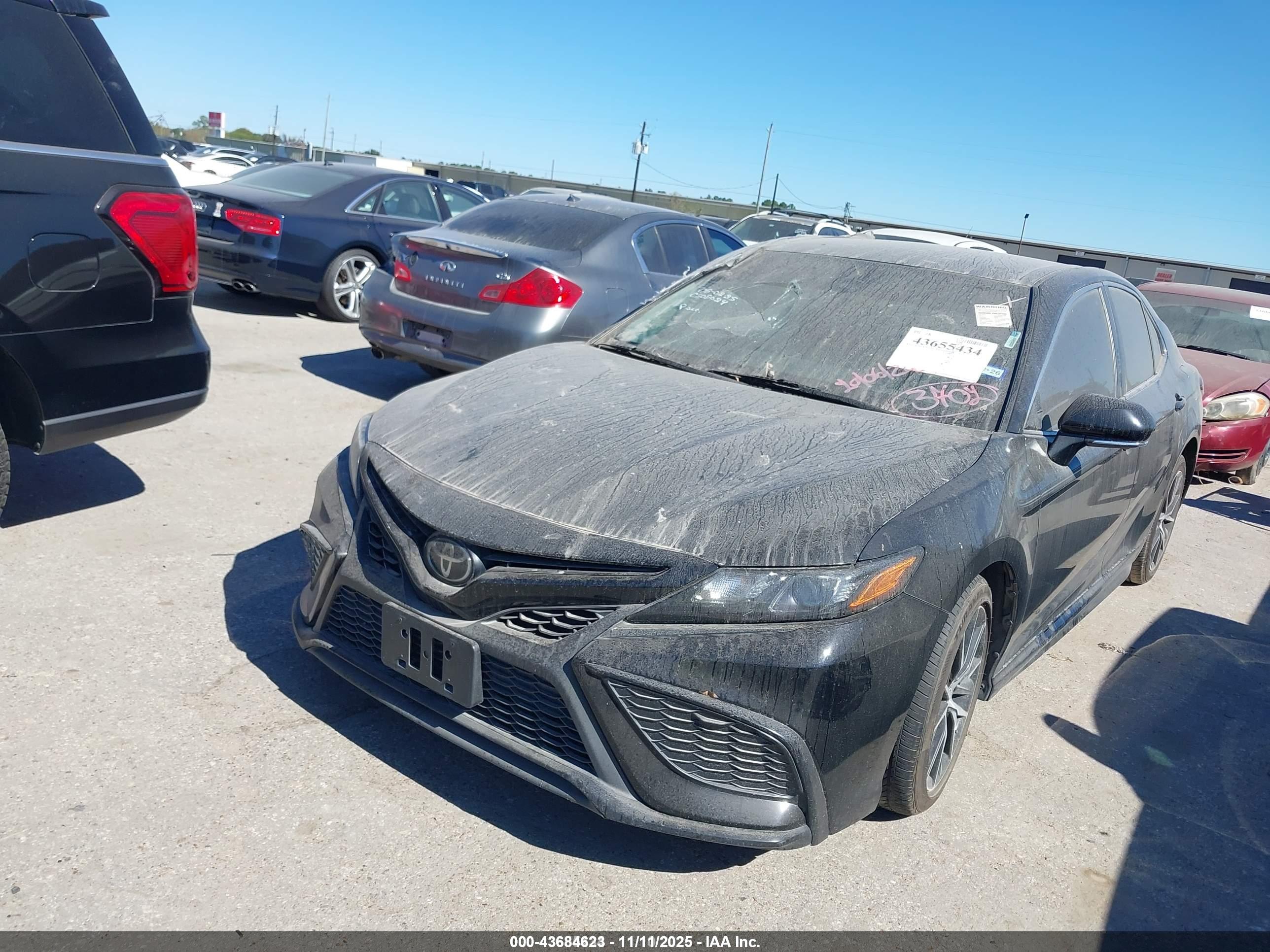 TOYOTA CAMRY image 2