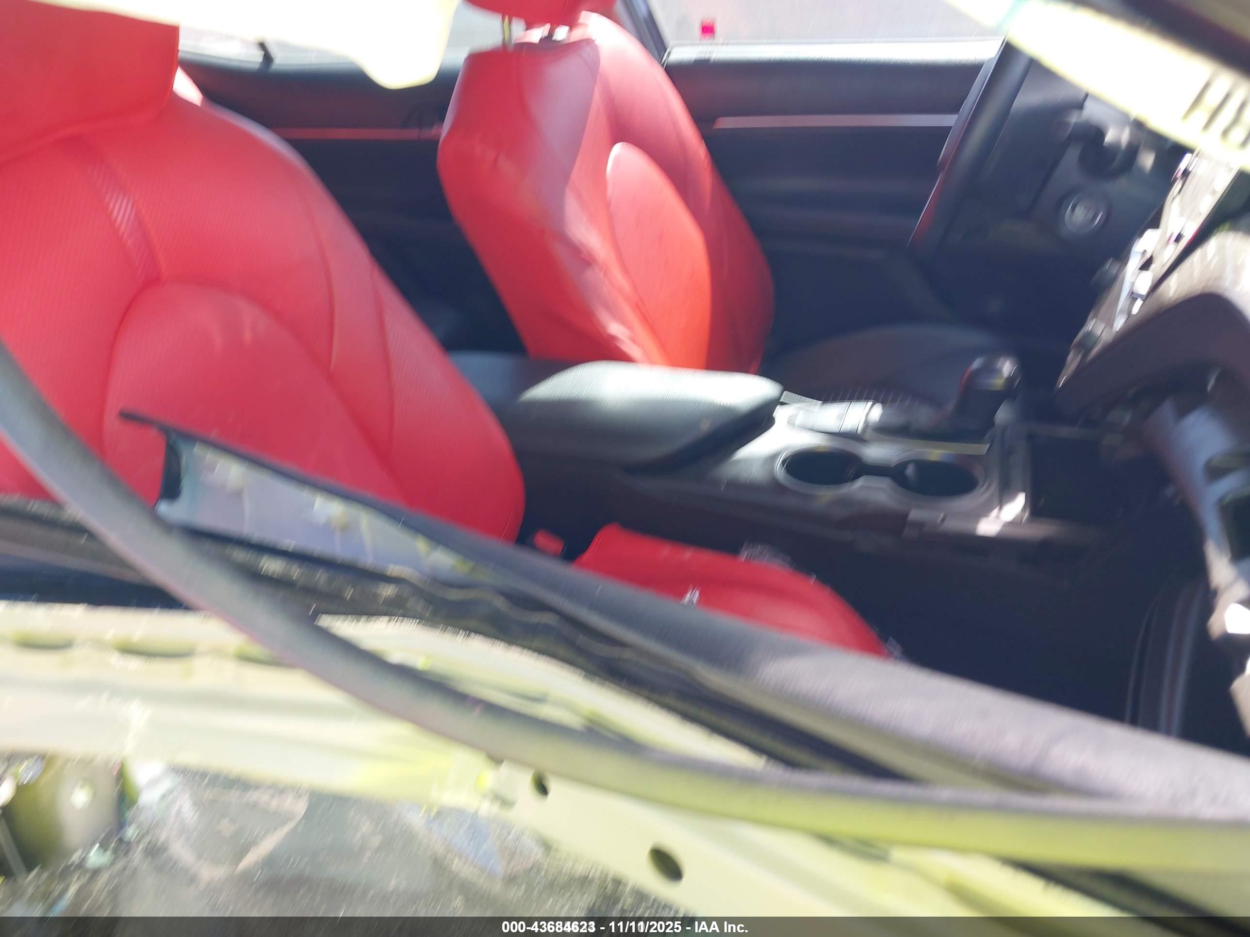 TOYOTA CAMRY image 5