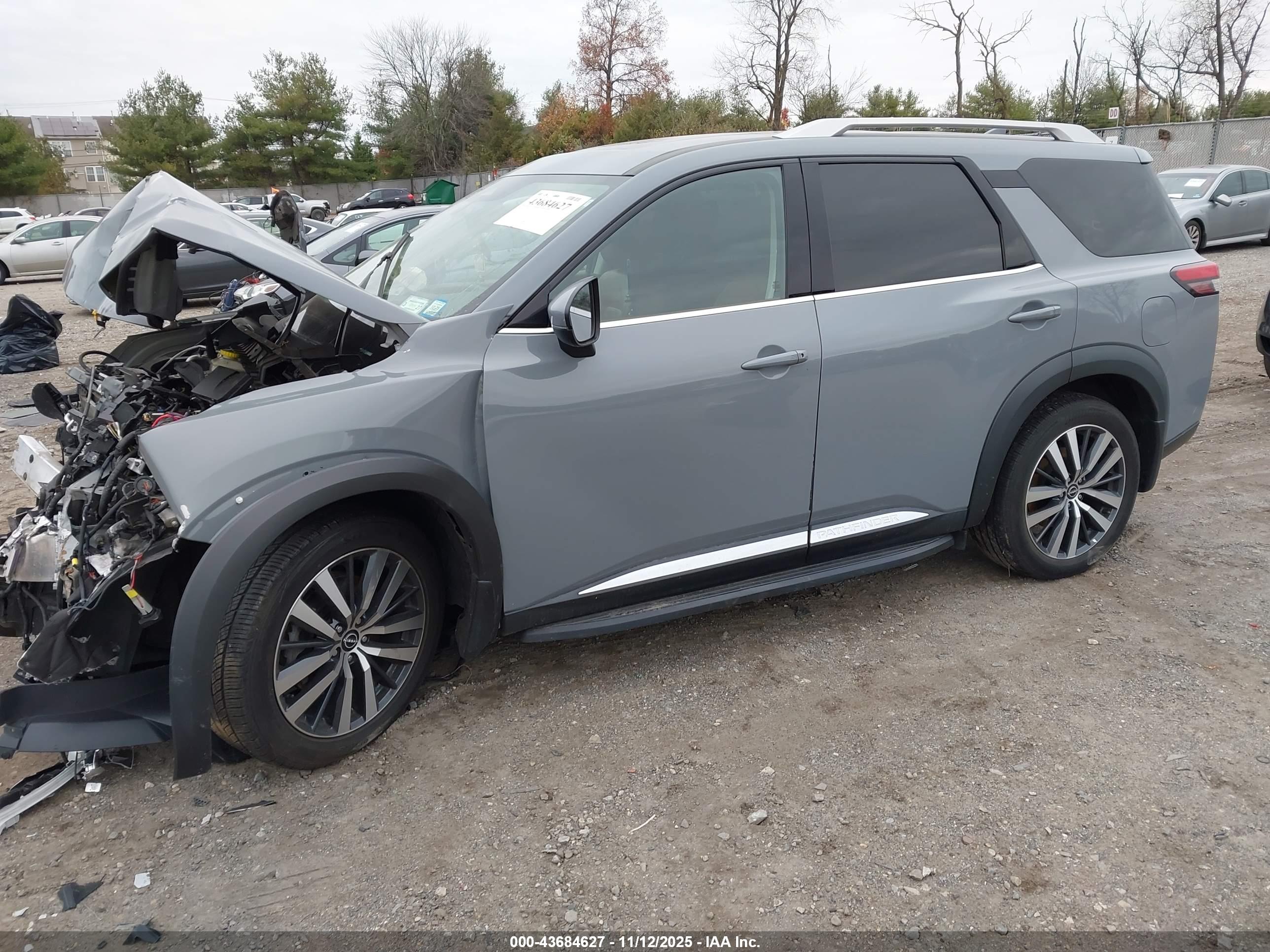 NISSAN PATHFINDER image 2