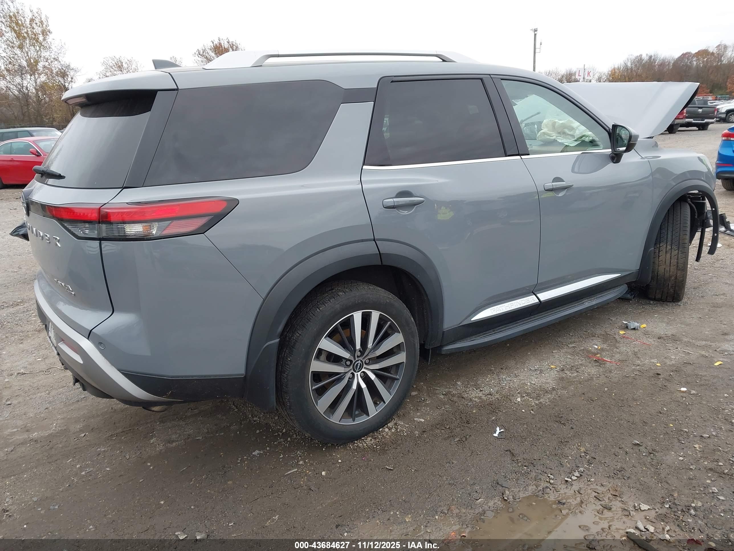 NISSAN PATHFINDER image 4