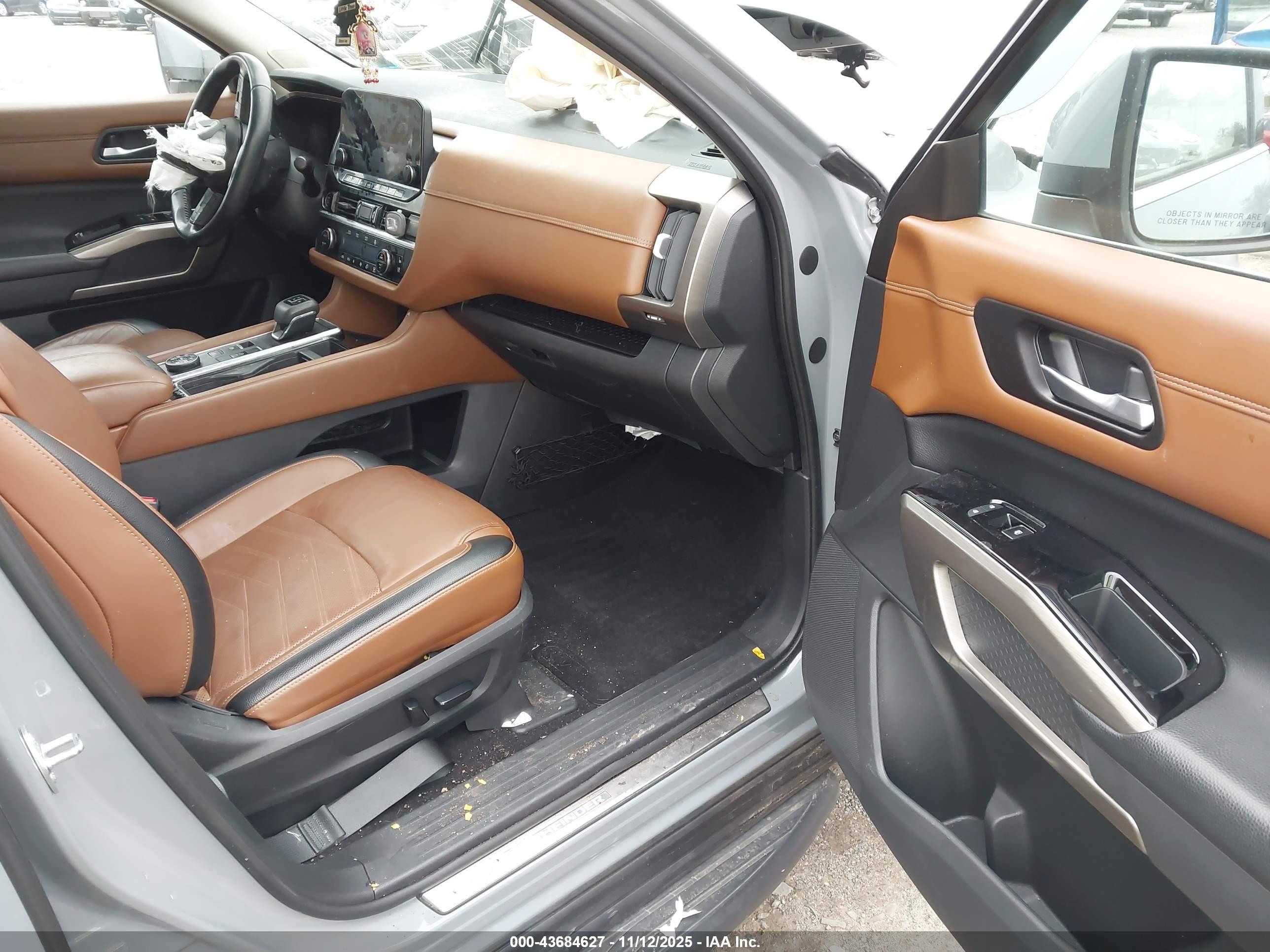 NISSAN PATHFINDER image 5
