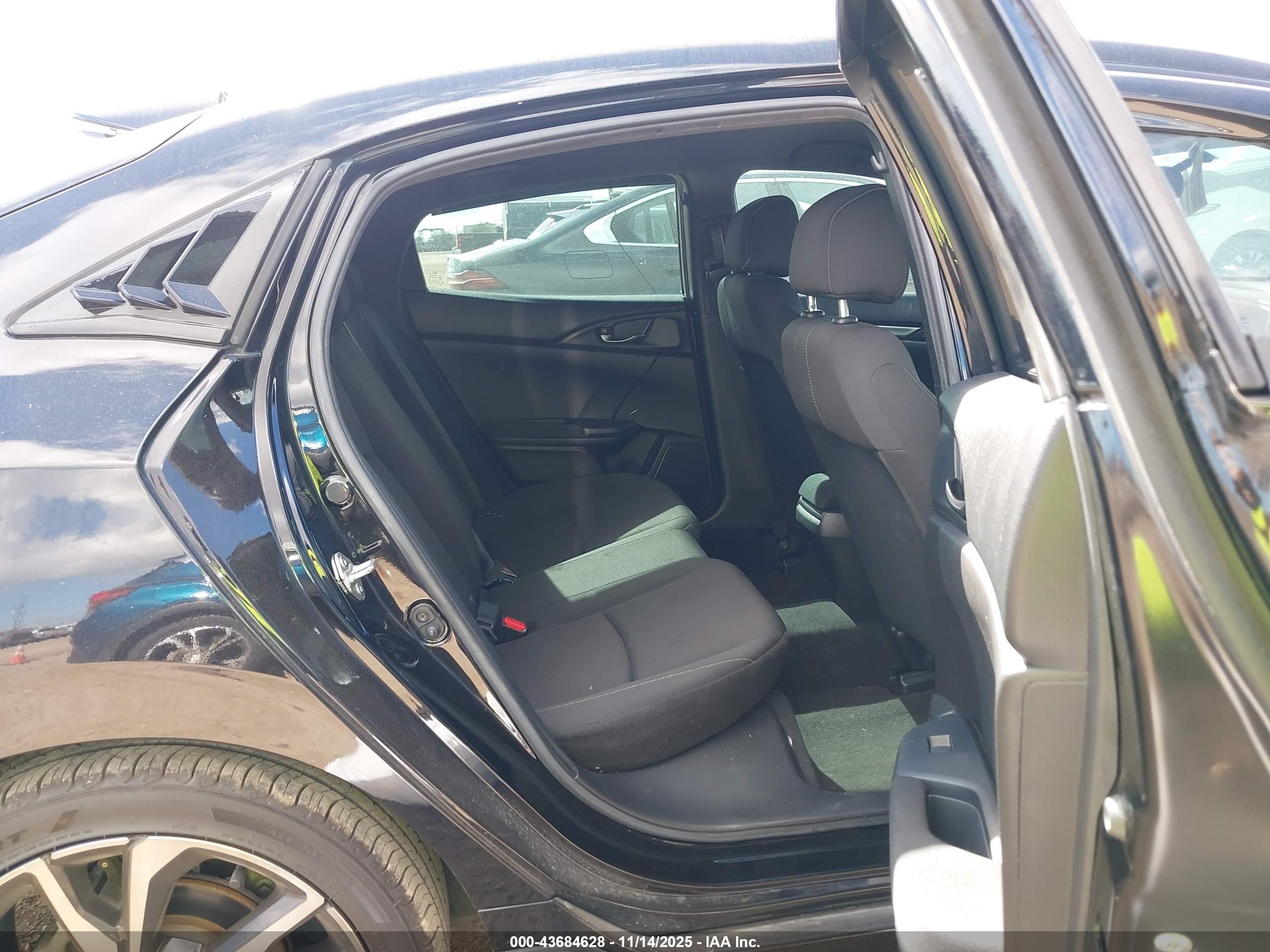 HONDA CIVIC image 8