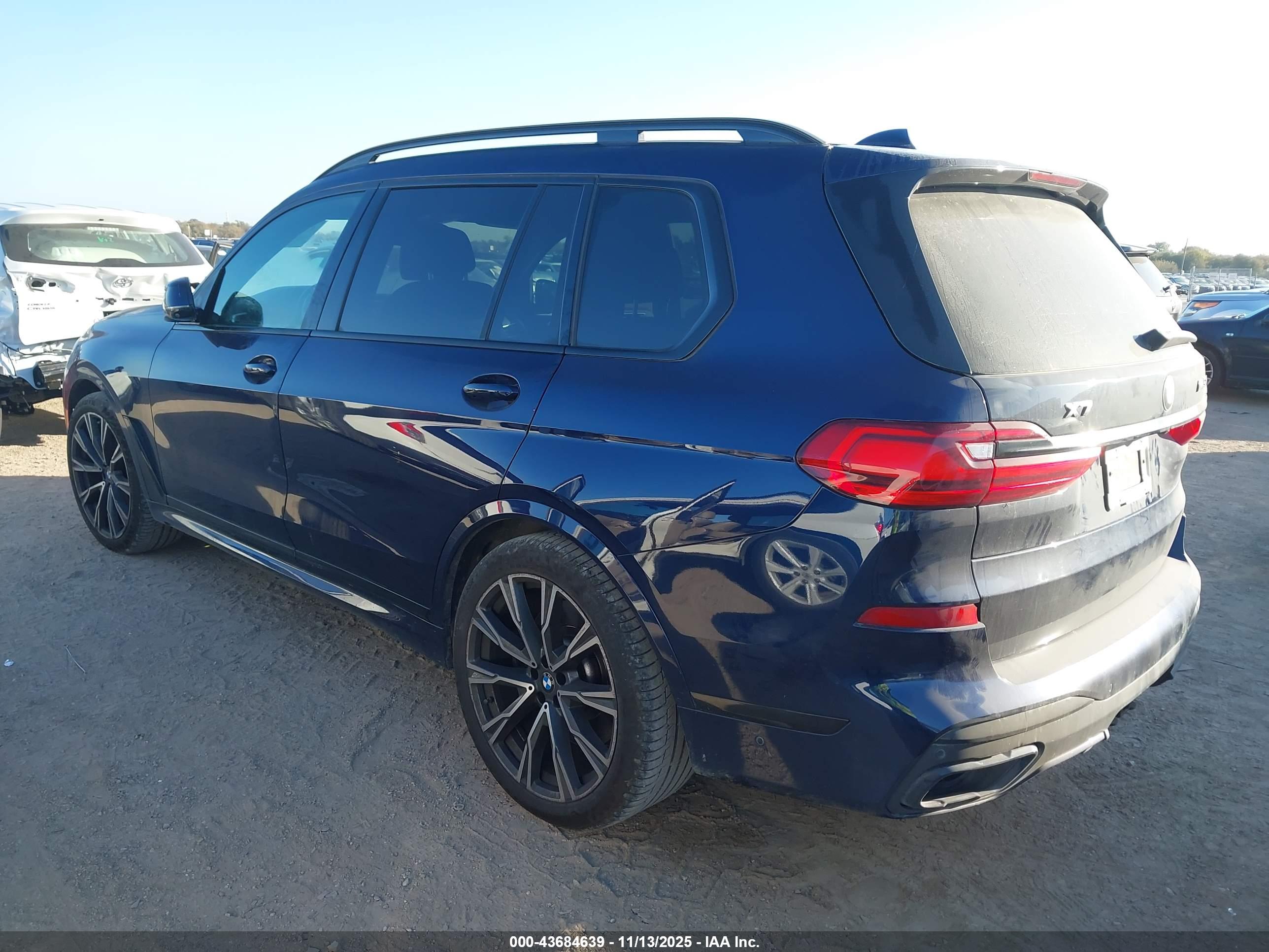 BMW X7 image 3