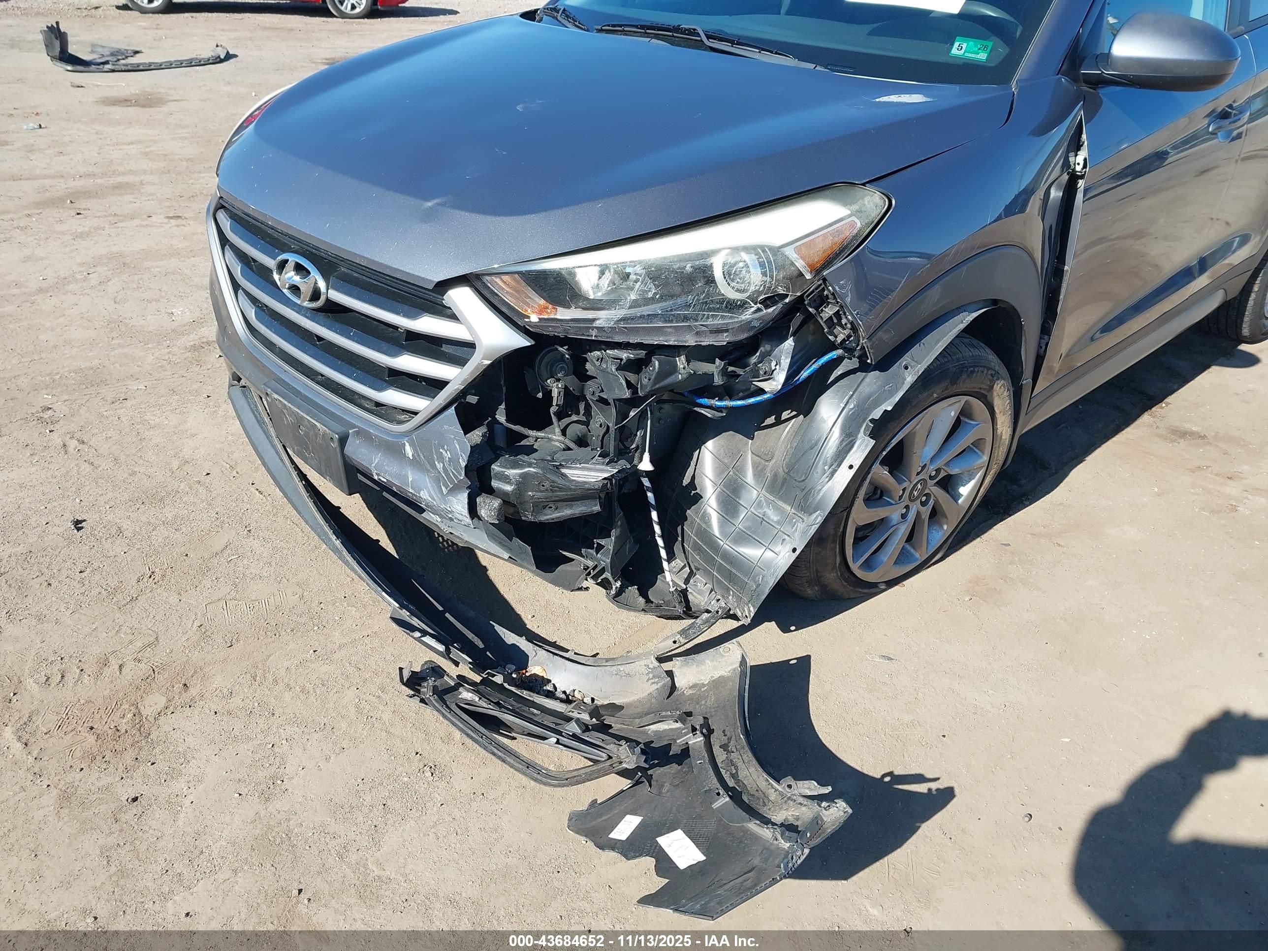 HYUNDAI TUCSON image 6