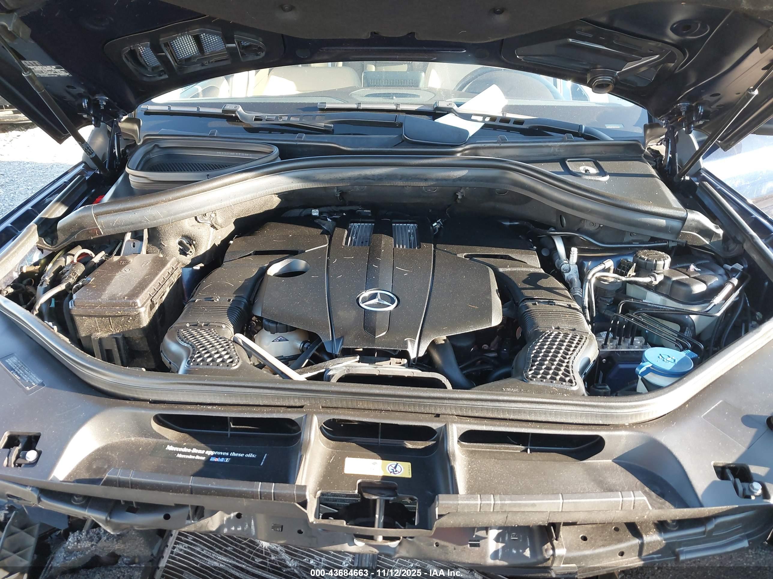 MERCEDES-BENZ GLS image 10