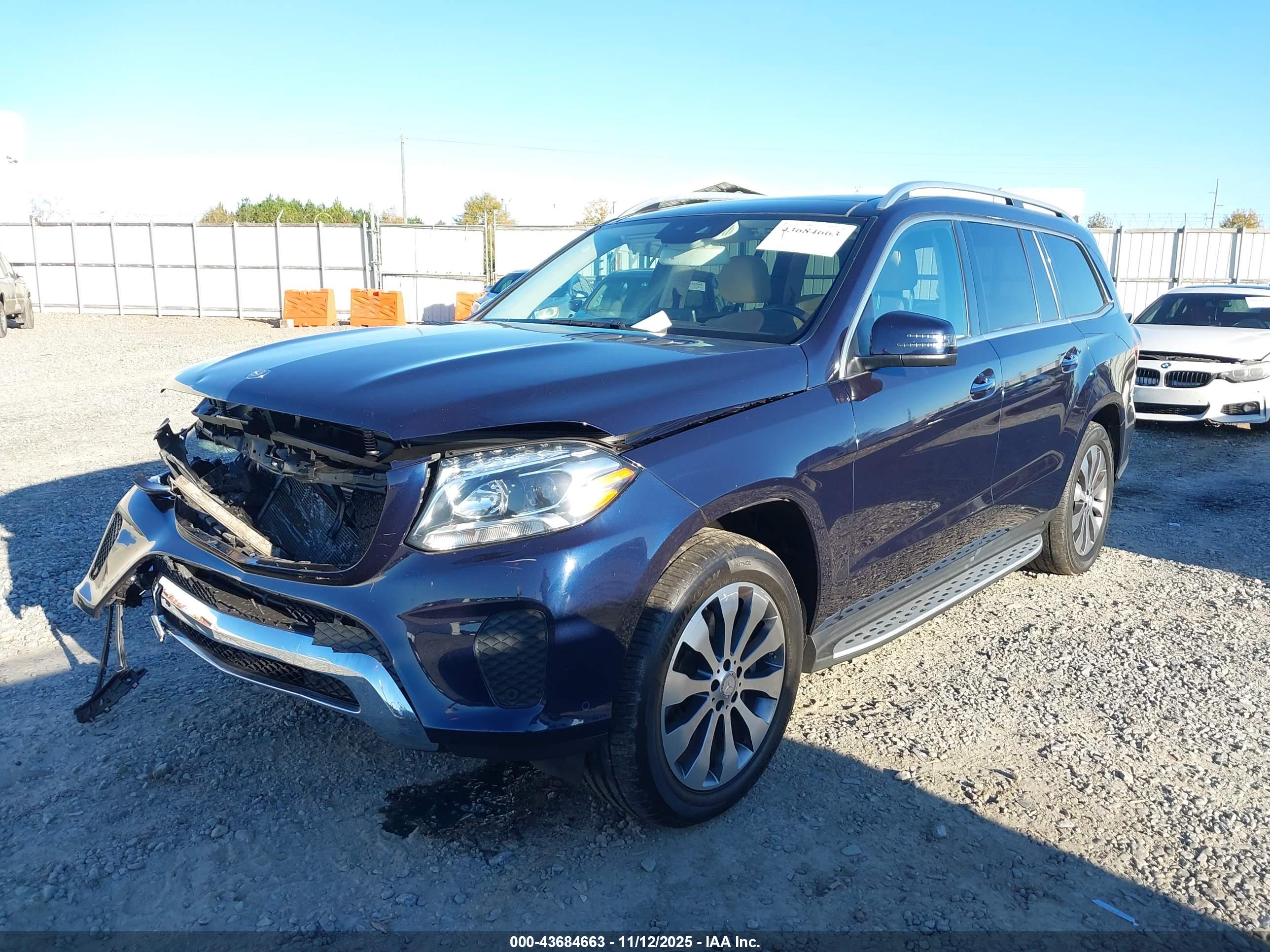 MERCEDES-BENZ GLS image 6