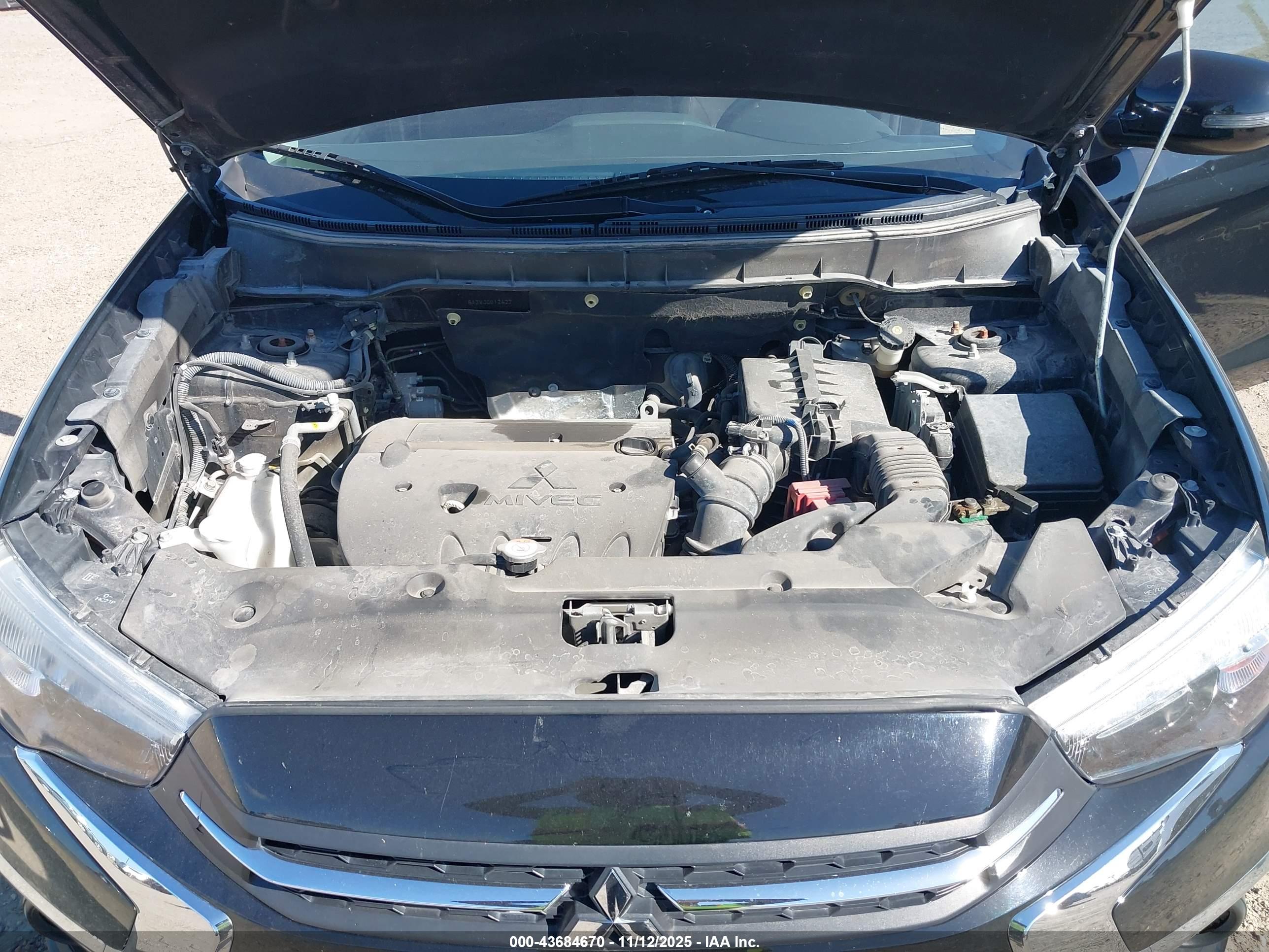 MITSUBISHI OUTLANDER image 10