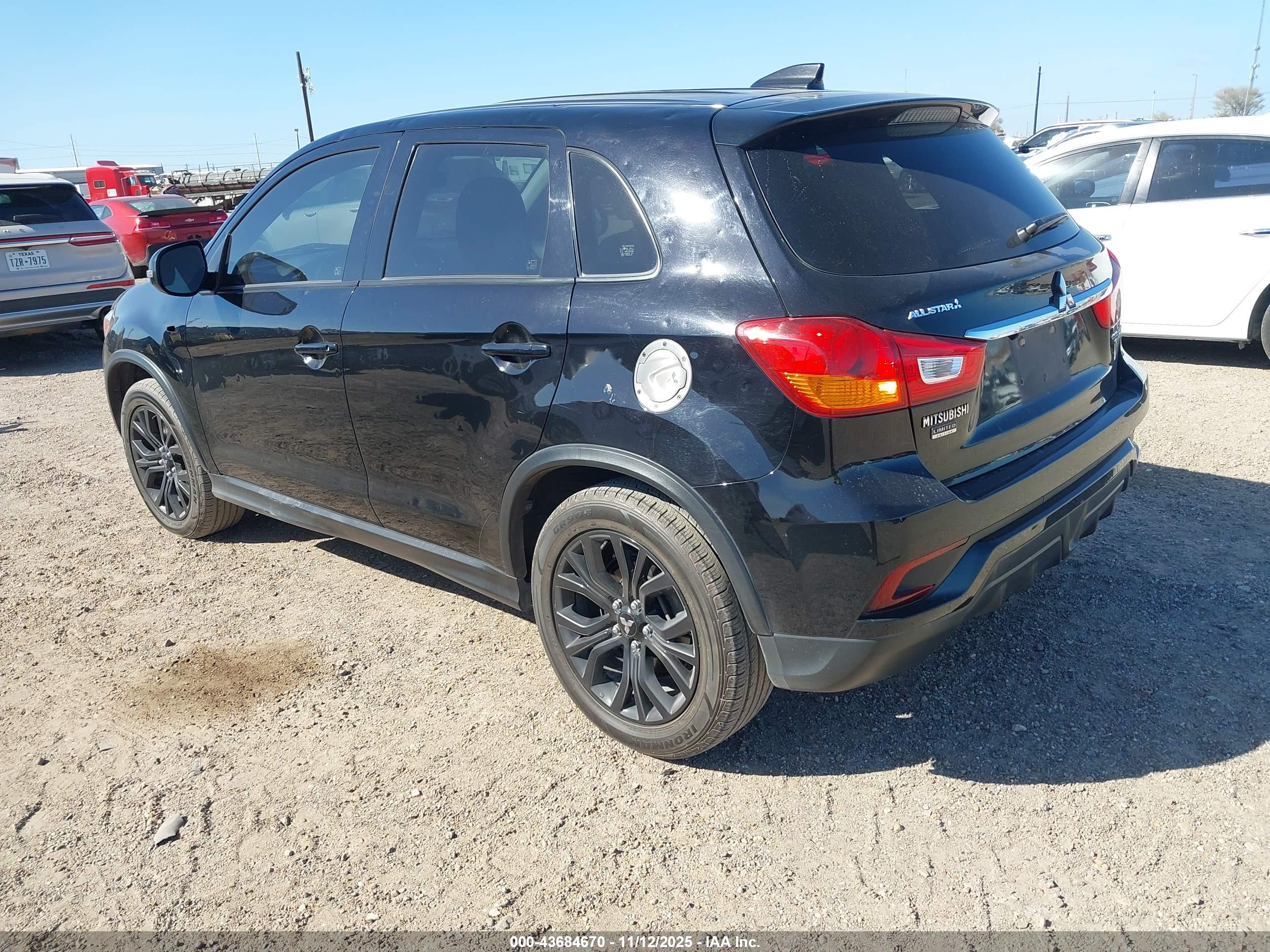 MITSUBISHI OUTLANDER image 3