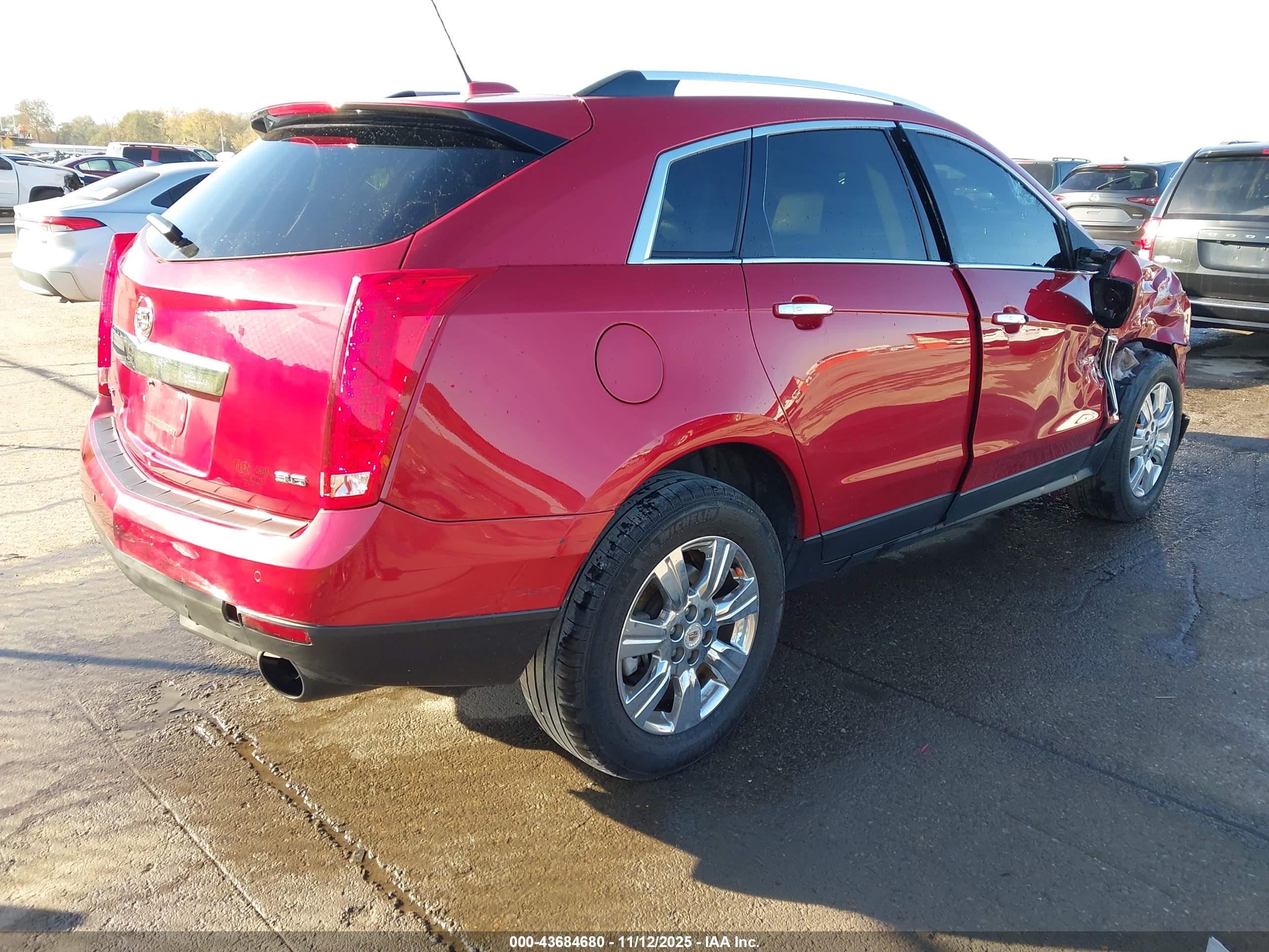 CADILLAC SRX image 4