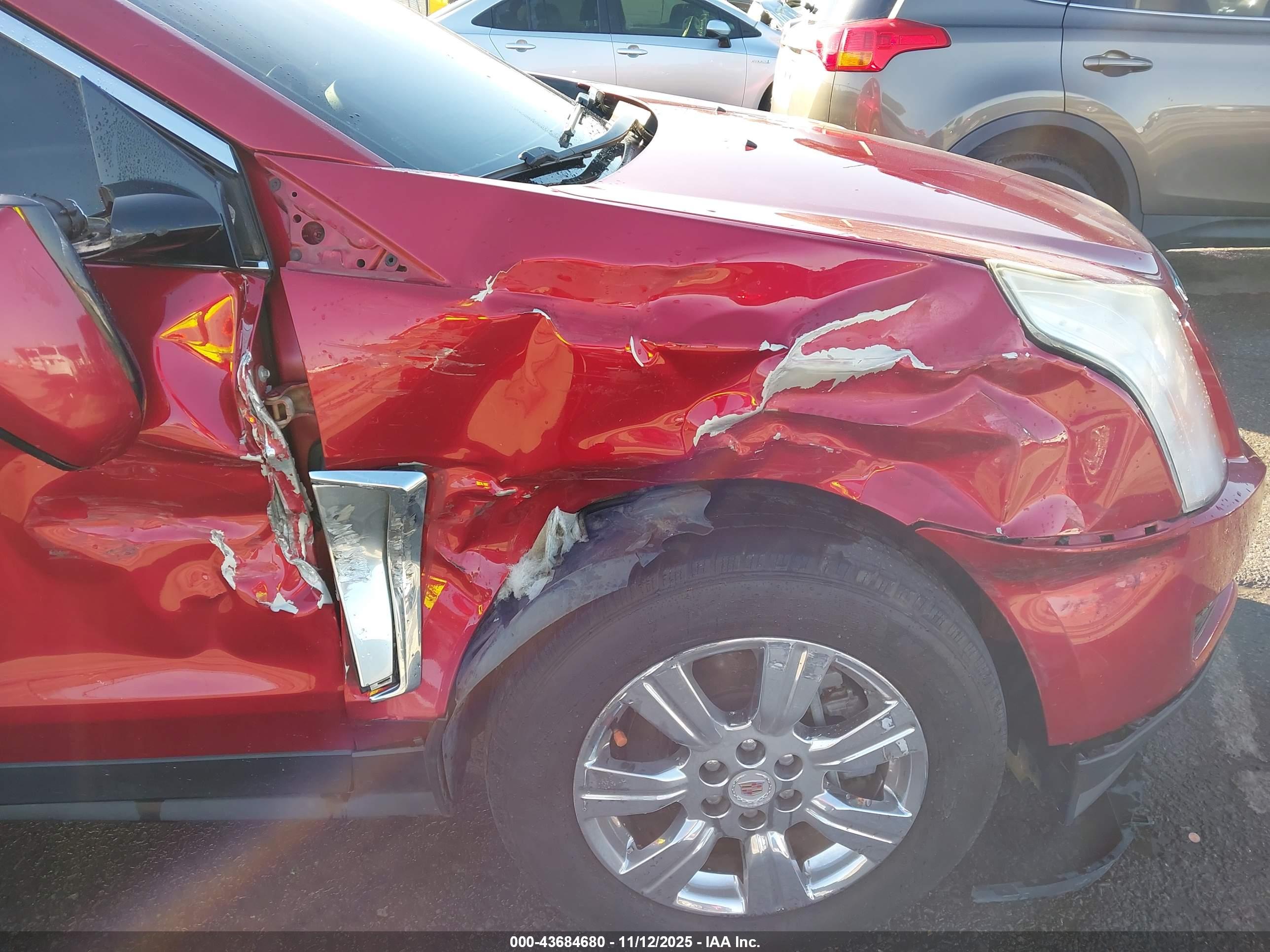 CADILLAC SRX image 6