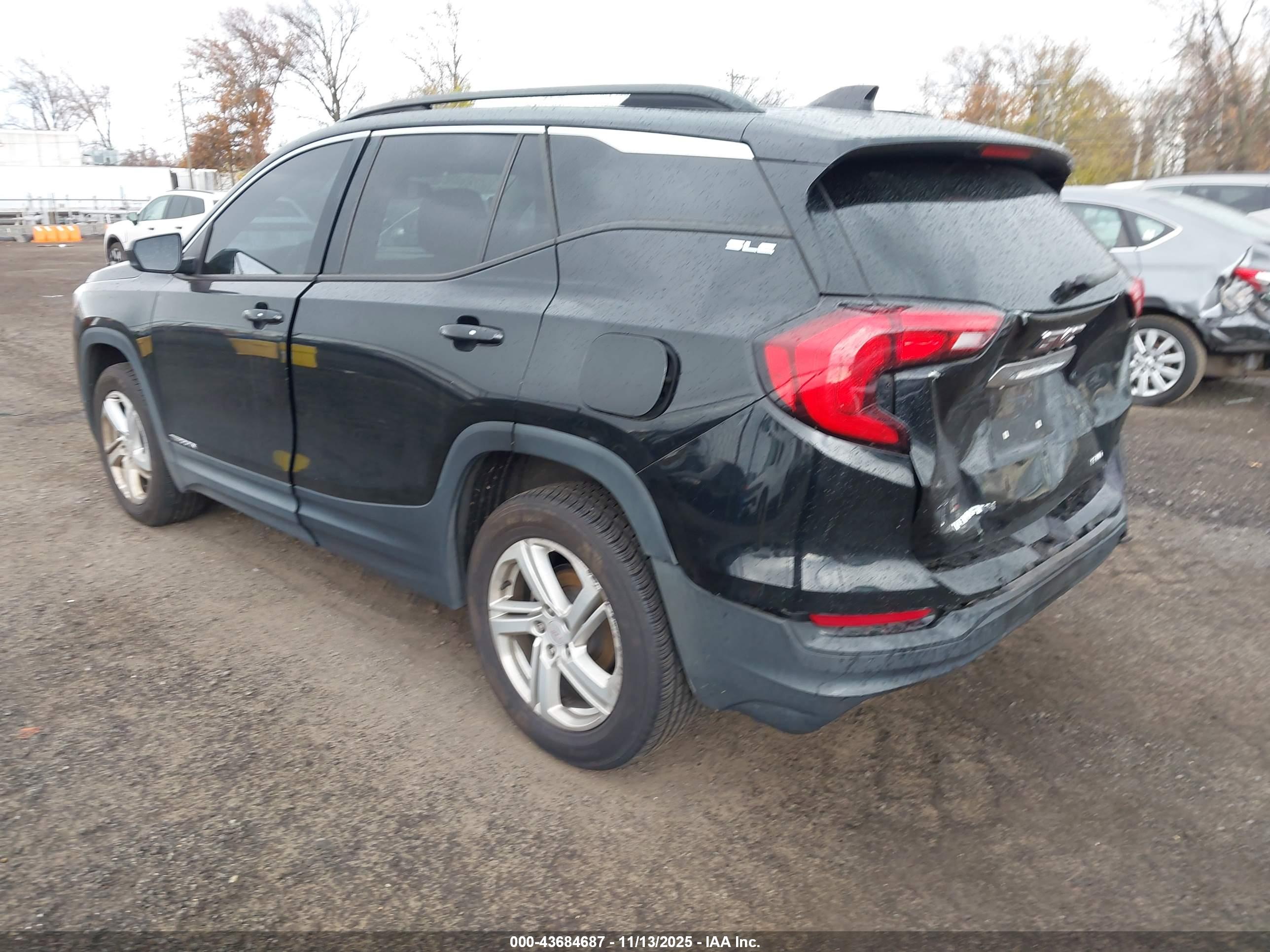 GMC TERRAIN image 3