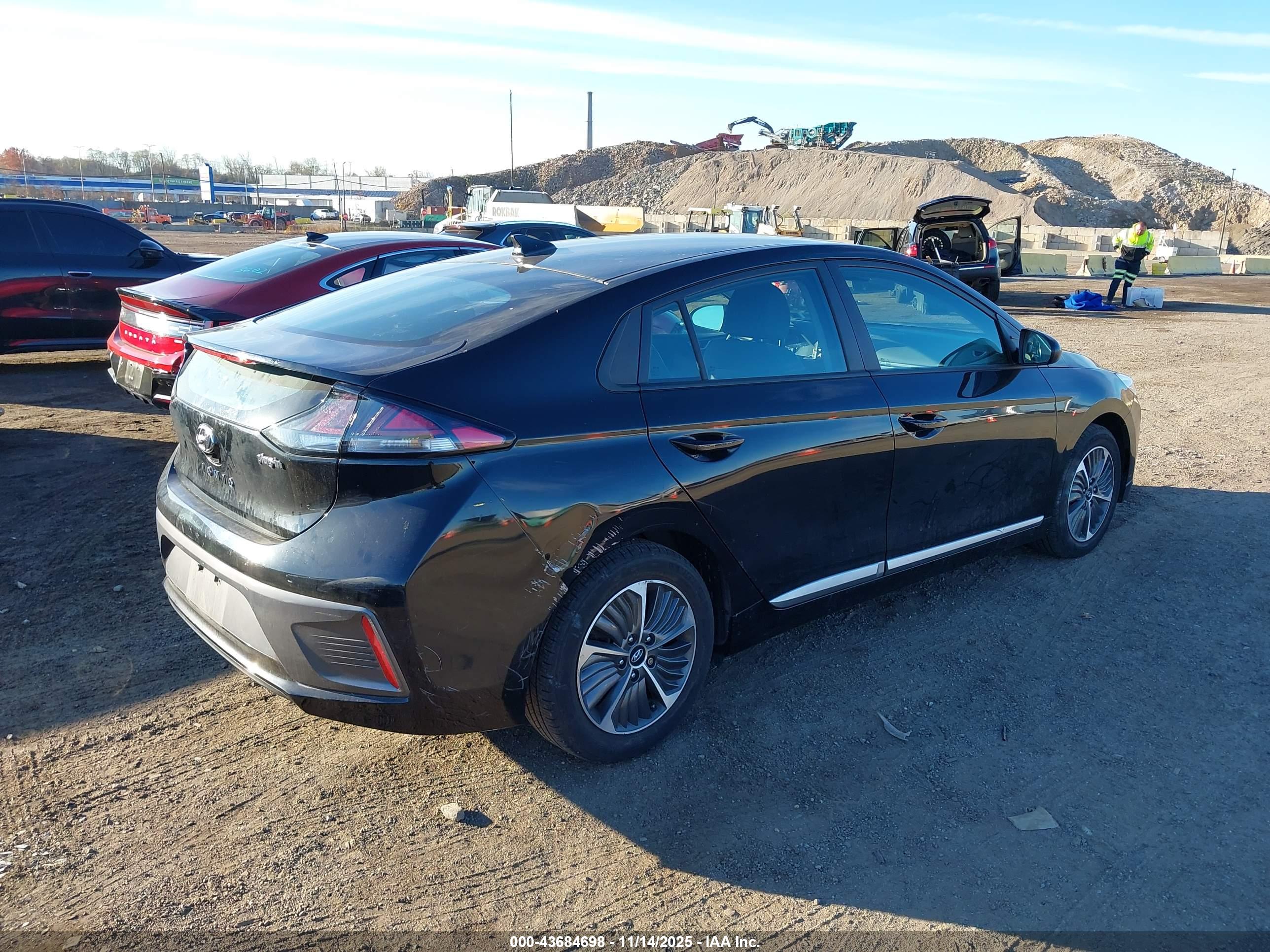 HYUNDAI IONIQ image 4