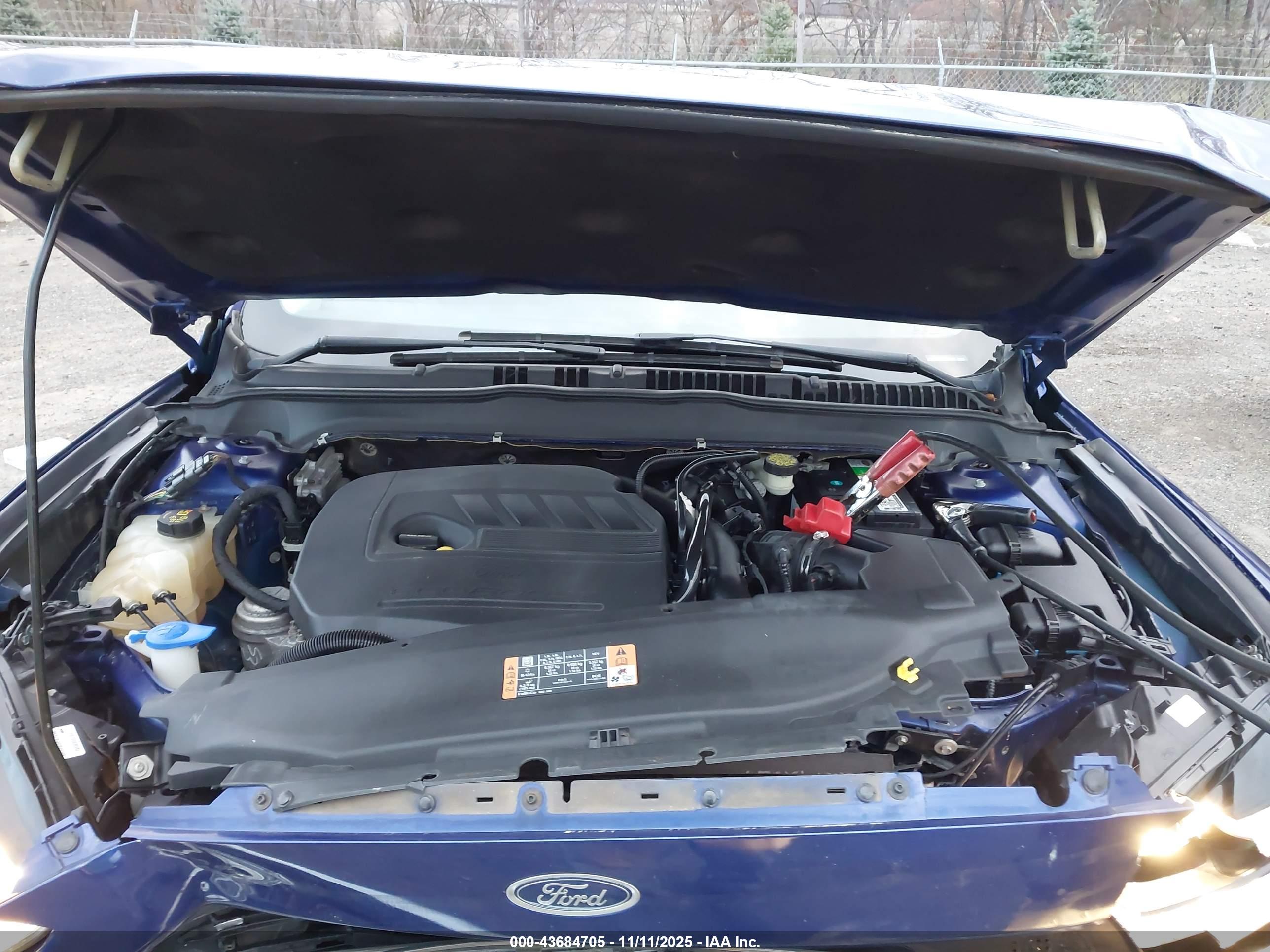 FORD FUSION image 10