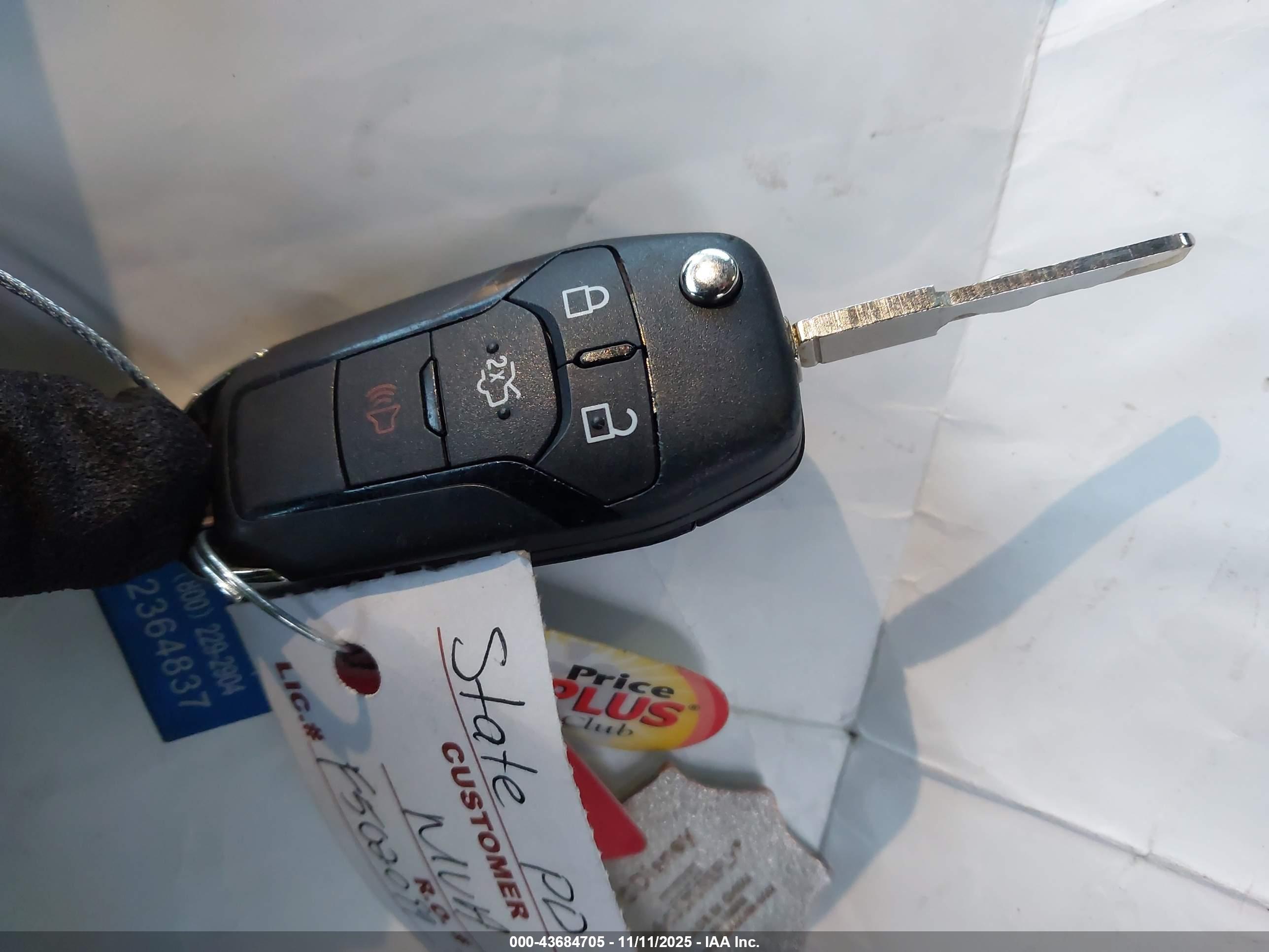 FORD FUSION image 11