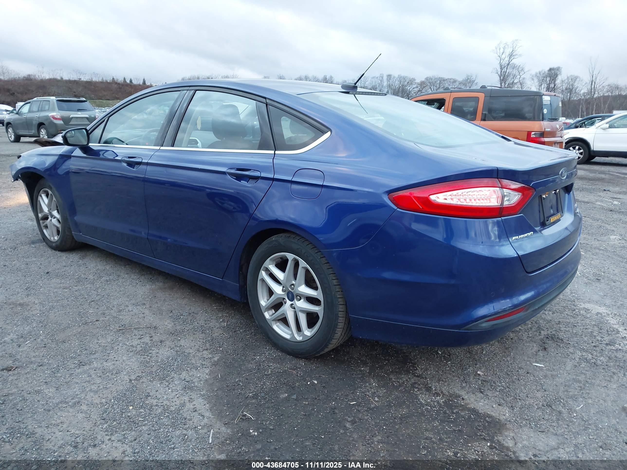 FORD FUSION image 3