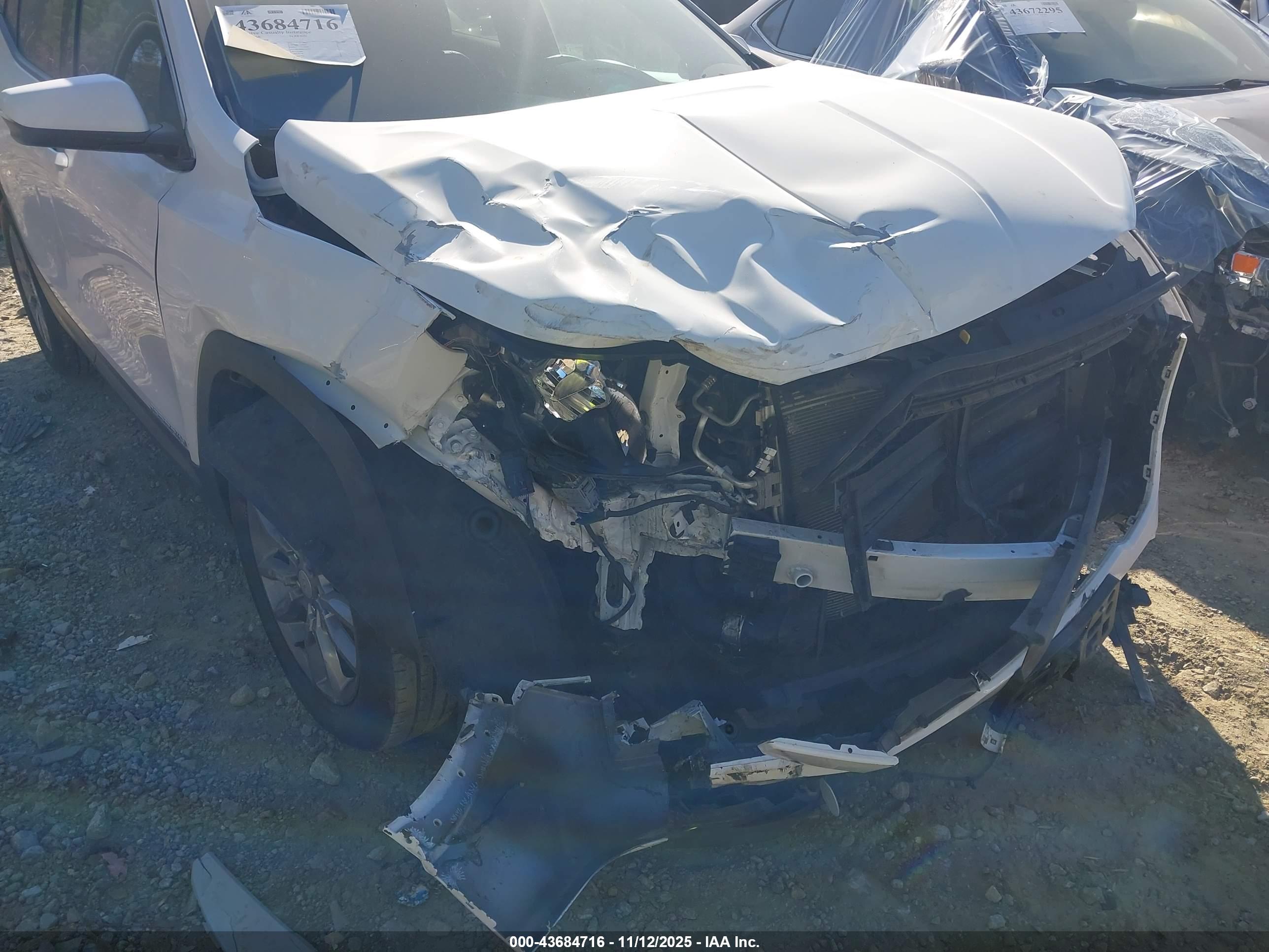 GMC TERRAIN image 6