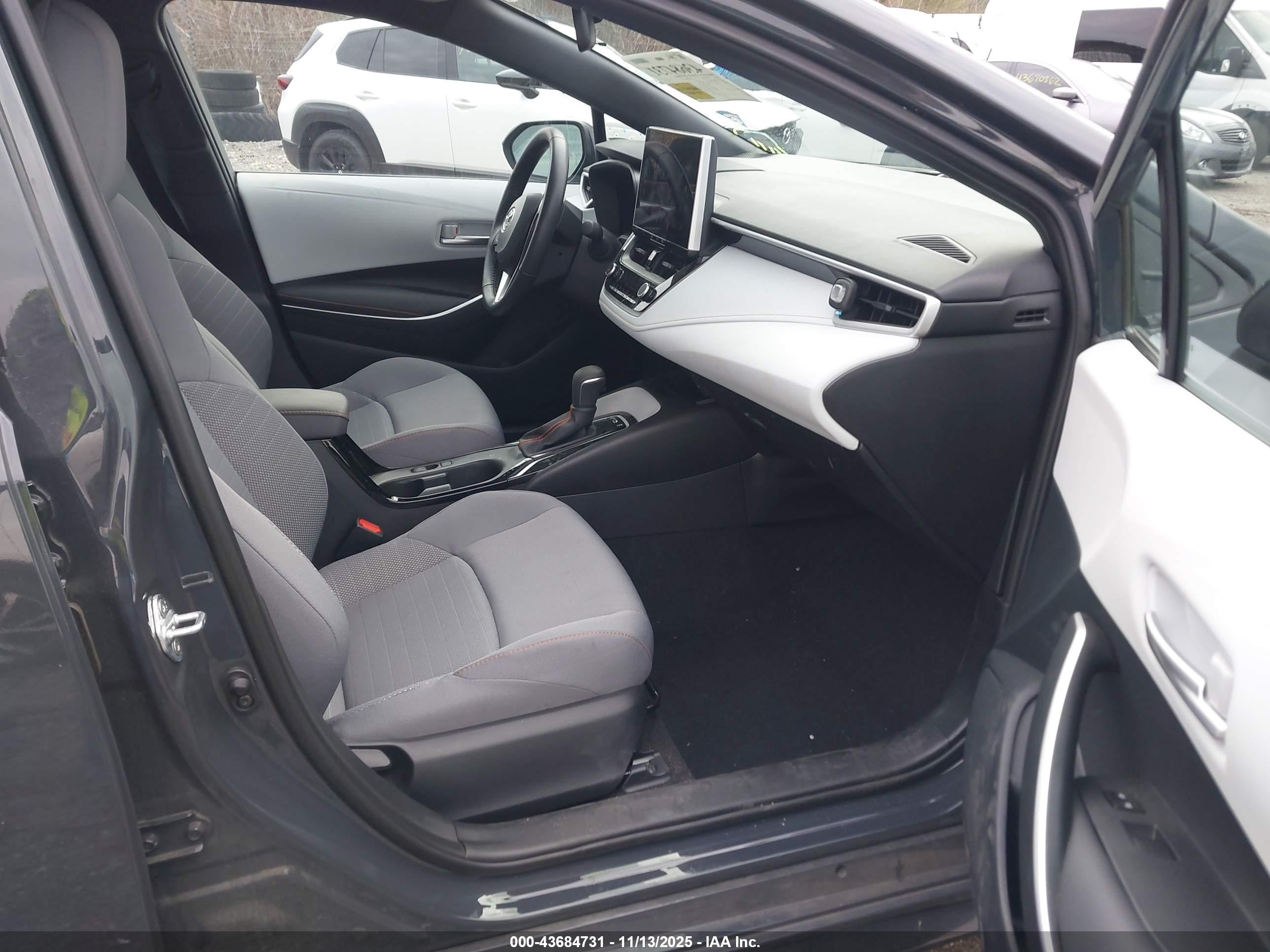 TOYOTA COROLLA image 5